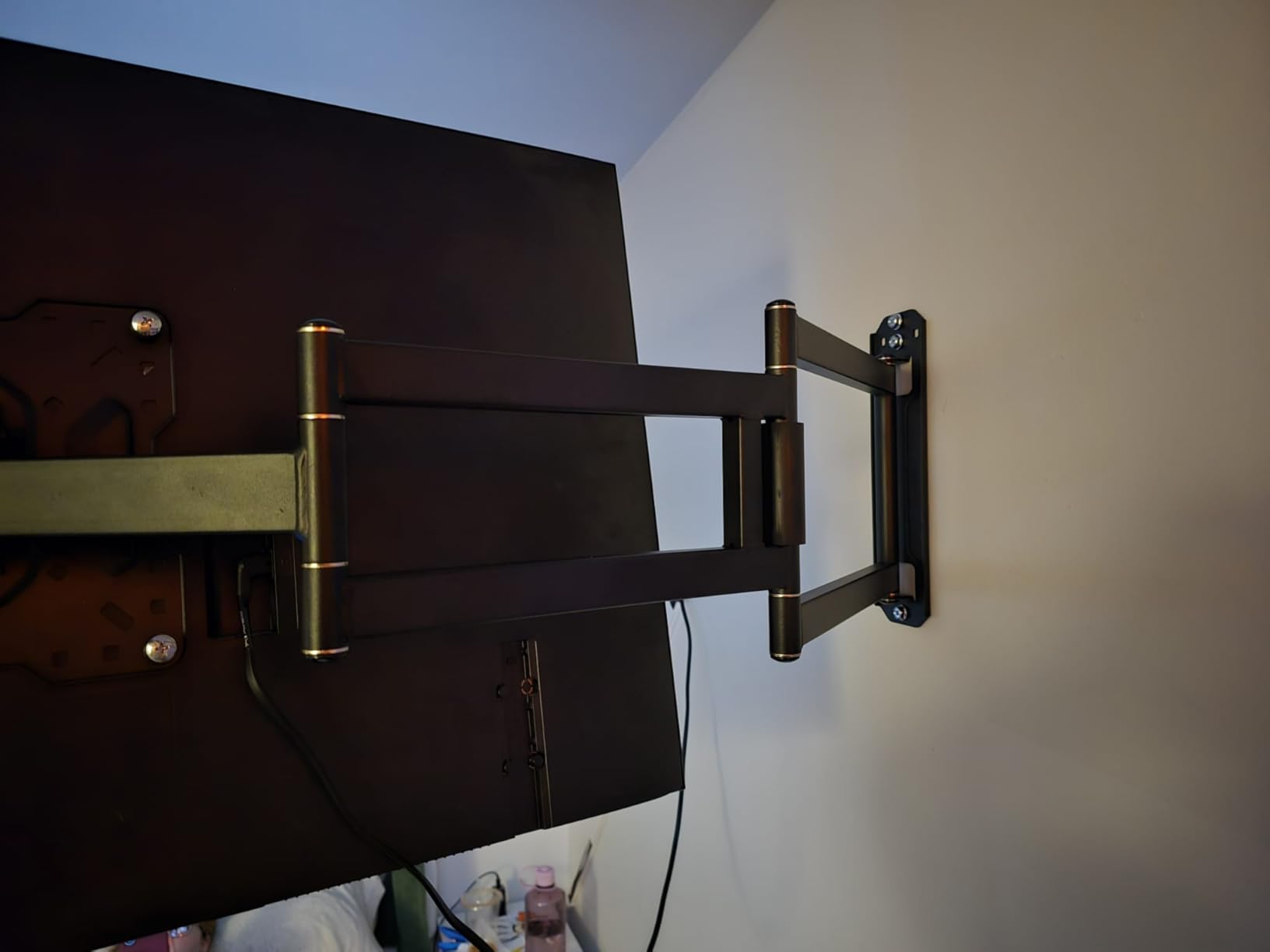 Perlegear Long Arm TV Wall Mount for 32-65