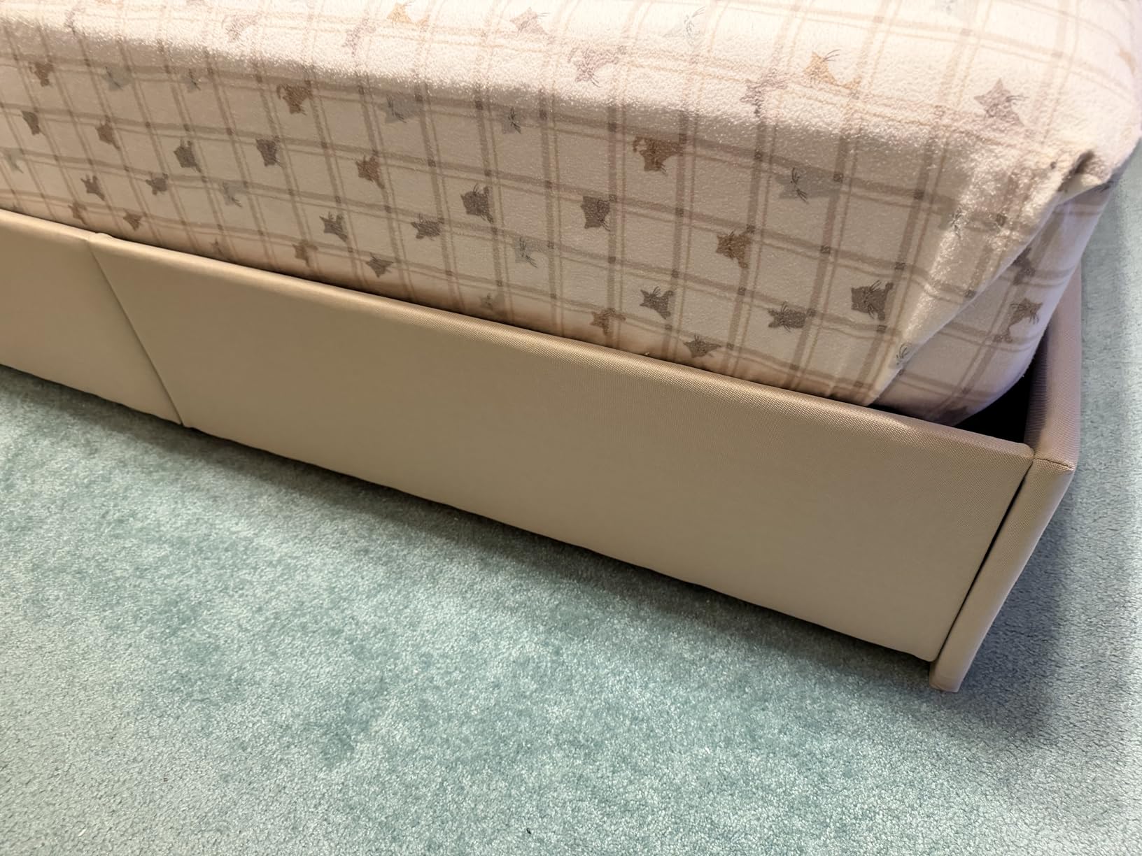 Feonase King Size Bed Frame with 4 Storage Drawers, Upholstered Storage Bed with Charging Station, Tufted Wingback Headboard, No Box Spring Needed, Beige customer photo 2