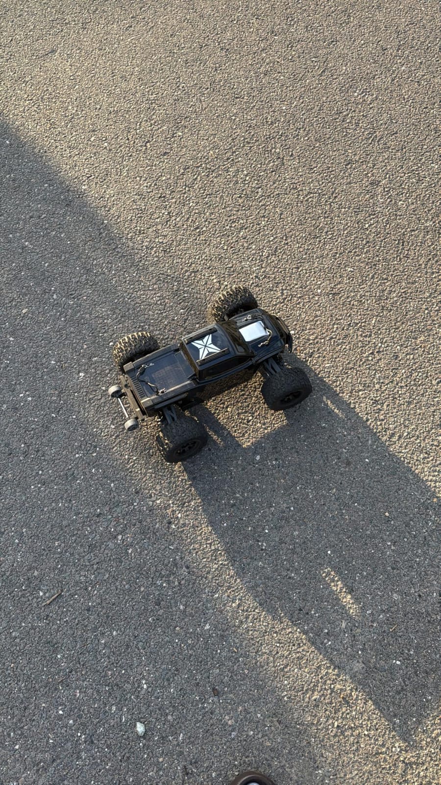 RIAARIO 1/10 Brushless RC Cars, 50+ MPH, 4WD Trucks, Carbon Fiber, Ages 8+ | 60A ESC Monster Trucks, 3650 2650KV Brushless Motor, 3S LiPo, Gyro, CNC Central Differential, 11KG Metal Servo with 7075 Gear customer photo 1