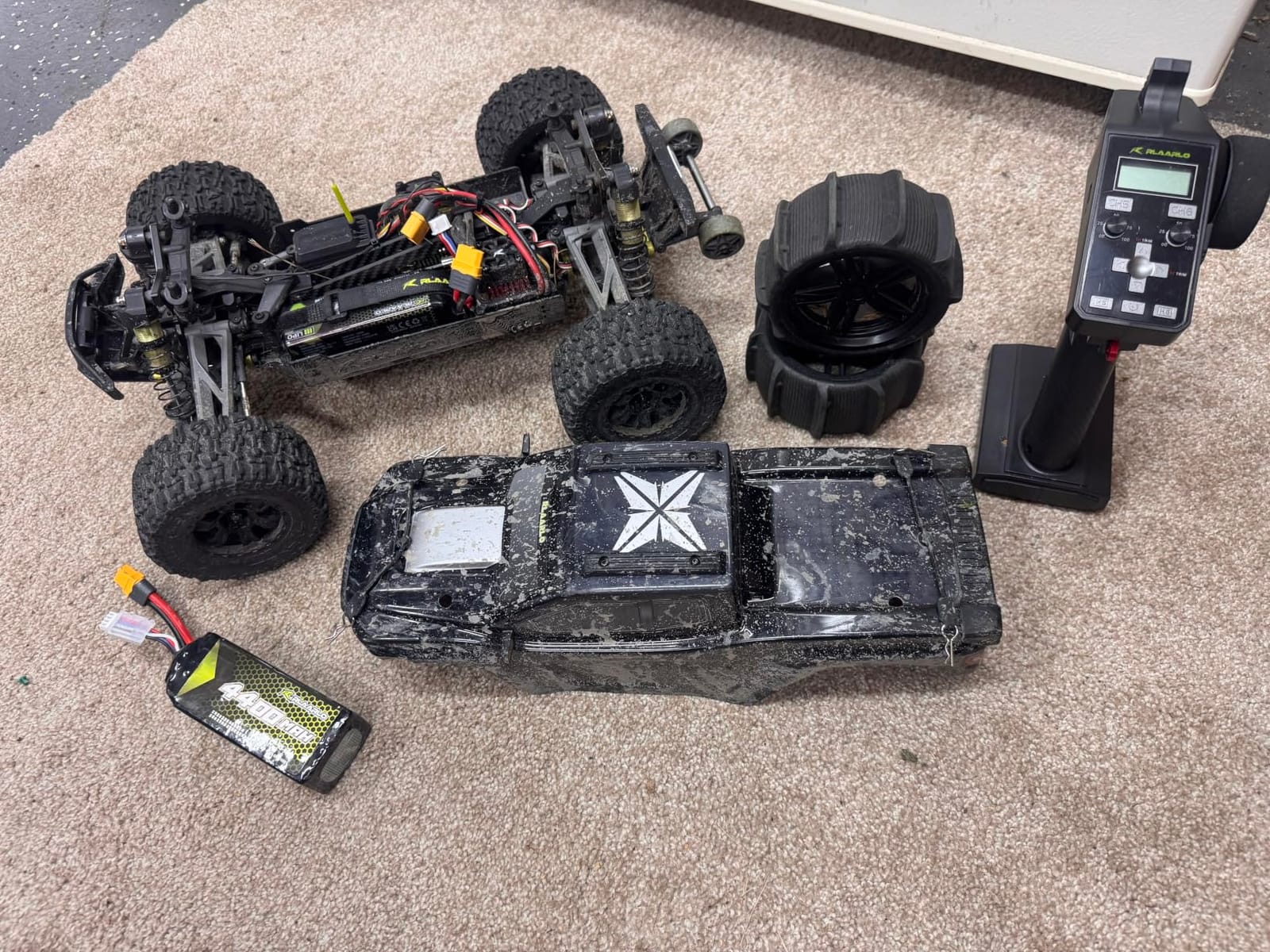 RIAARIO 1/10 Brushless RC Cars, 50+ MPH, 4WD, Waterproof, Carbon Fiber | 3650 2650KV Motor, 60A ESC, Gyro, 11KG Servo, CNC Drivetrain, Alloy Chassis, Oil Shocks and 5-Channel Transmitter customer photo 2