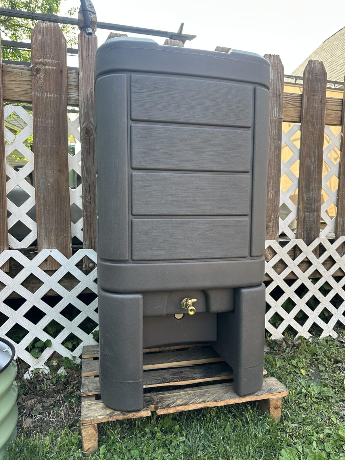 Step2 Lakewood Rain Barrel with Stand, Outdoor Water Conservation Container, Holds 60 Gallons, Brown customer photo 1