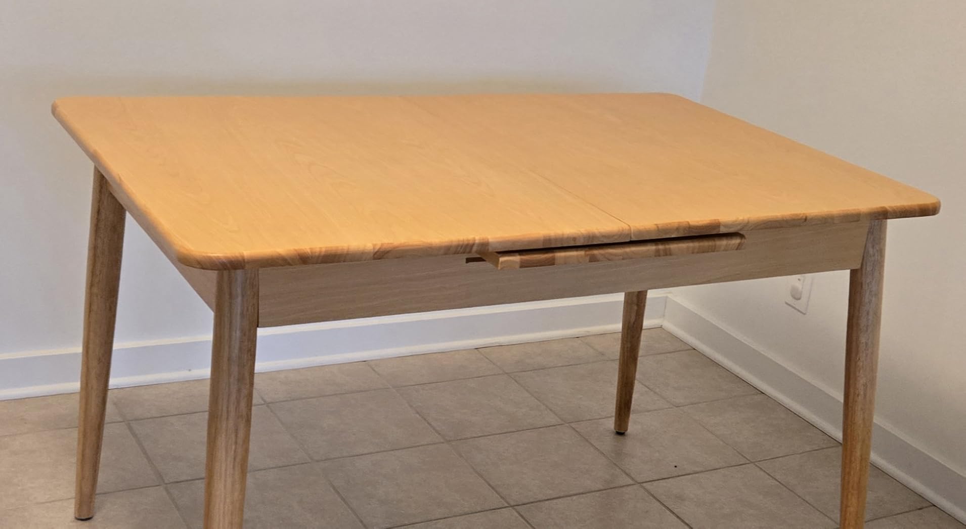 Muwuele Solid Wood Extendable Dining Table for 4-8 People with Seamless Extension from 47.2 to 63 Inches, Easy Assembly, Expandable Tables for Small Spaces, Dining Room, Kitchen, Living Room, Walnut customer photo 1