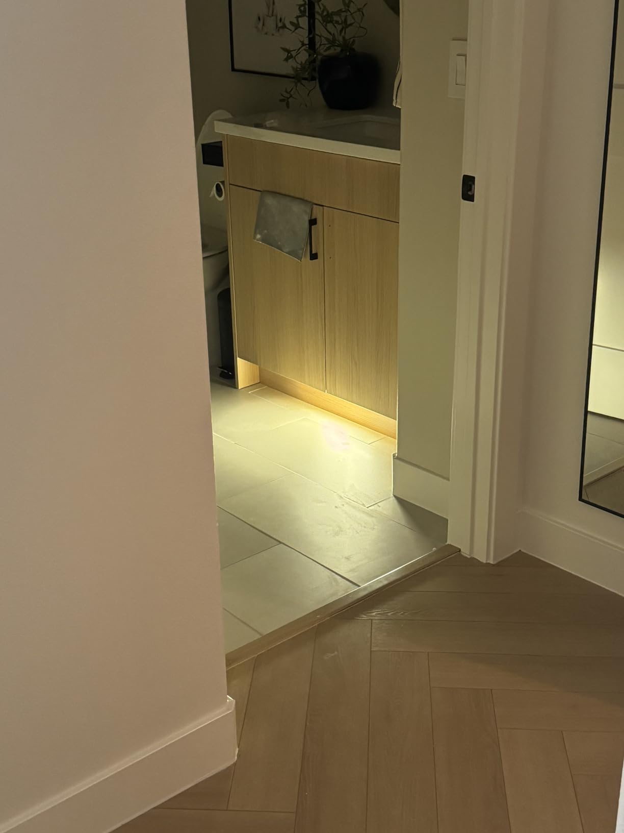 Gritin 10.2inch Under Cabinet Lighting Rechargeable 2 Pack customer photo 1
