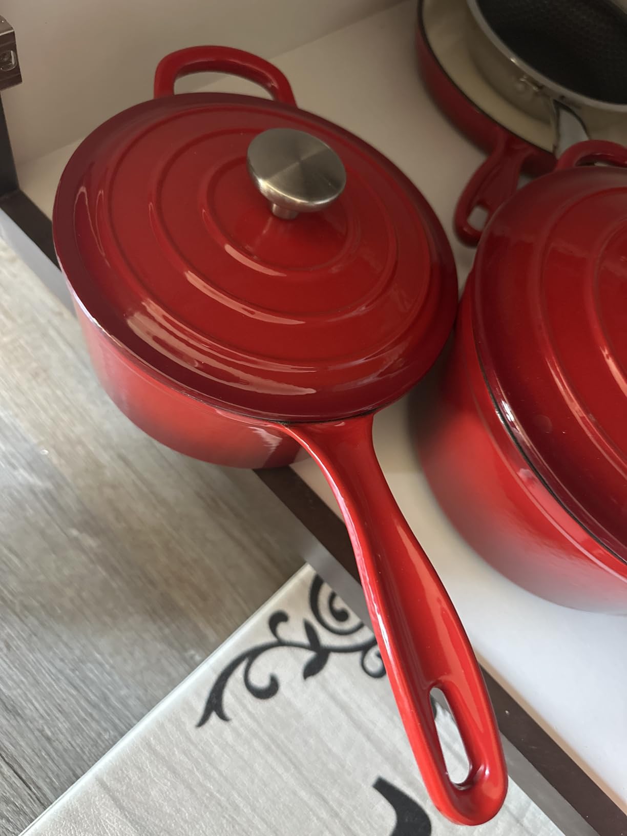 QuliMetal Enameled Cast Iron Cookware Set, 5-Piece Pots and Pans Set with Lids, Skillet, Frying Pan, Saucepan & Dutch Oven for All Stovetops, PFOA Free, Ideal for Sourdough Bread Baking customer photo 1