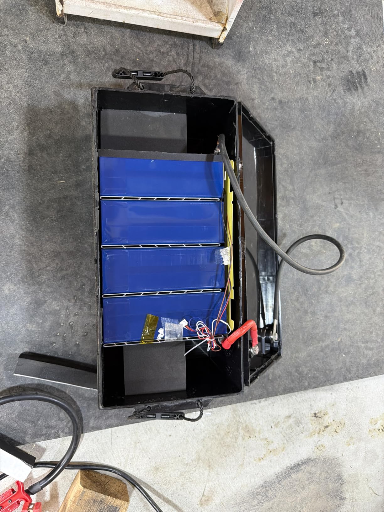 12V 100Ah LiFePO4 Lithium Battery Group 31 with Built-in 100A BMS customer photo 1