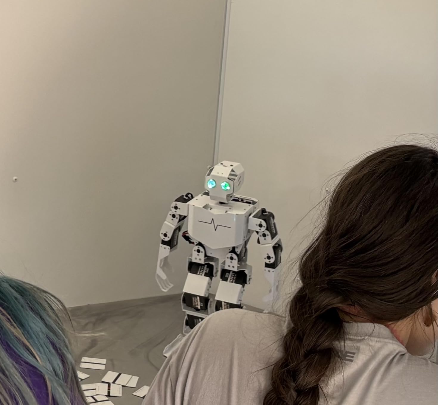 AI Vision & Voice Interaction Robot for Arduino Scratch Python Programming 17DOF Humanoid Robot Large AI Model STEM Project Education Voice Command Walking Dancing Self-Stand Up, Tonybot Advanced kit customer photo 1