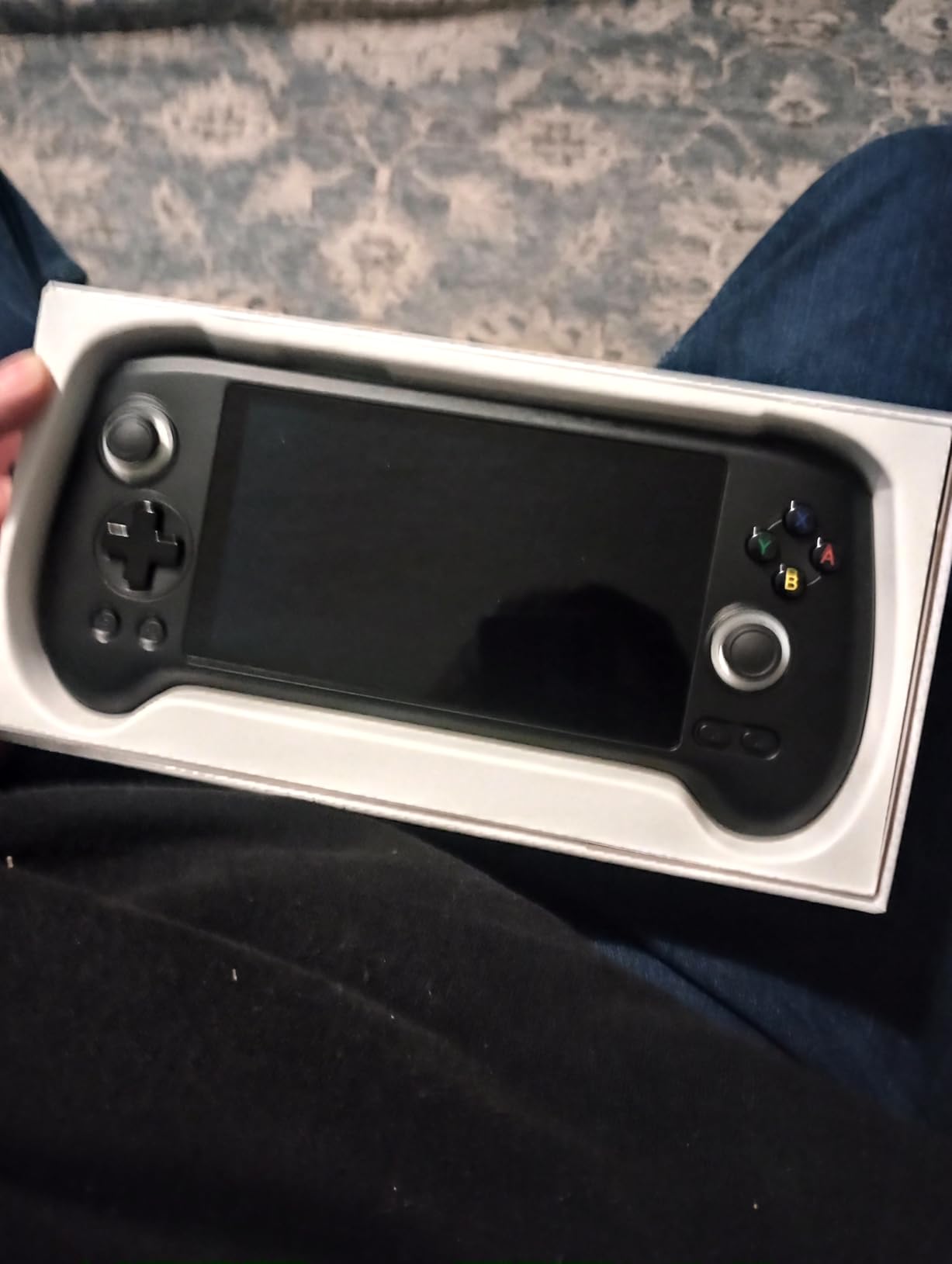 Anbernic RG557 Retro Handheld Game Console , 5.48 Inch AMOLED Screen Handheld Emulator Android 14 System Dimensity 8300 Processor Support WiFi 6E Bluetooth 5.3(White) customer photo 2