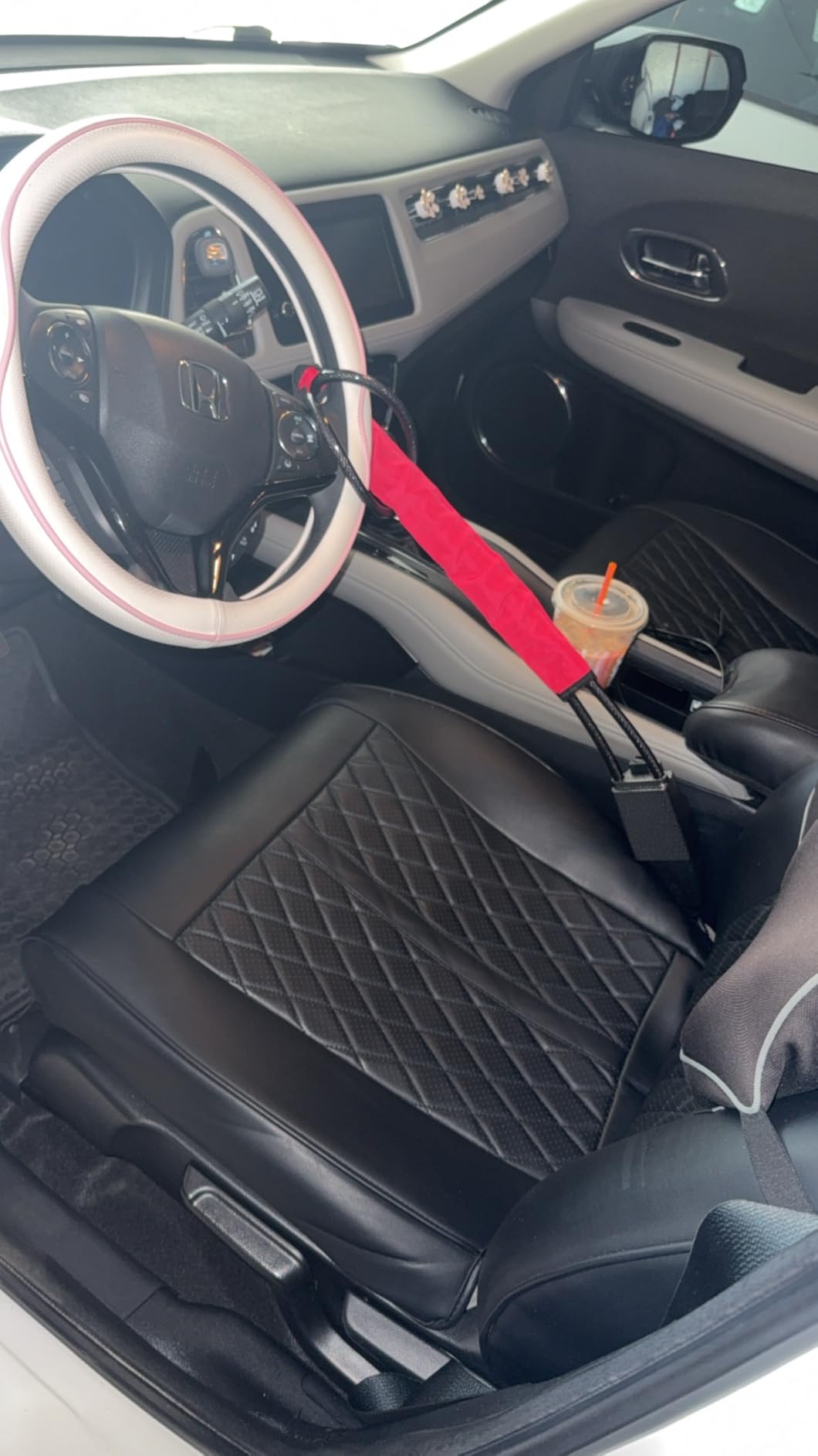 Tevlaphee Steering Wheel Lock Seat Belt Lock Universal Anti Theft Car Device Car Lock Car Theft Prevention with 3 Keys for Car Security Fit Most Vehicles Truck SUV Van(Black) customer photo 2