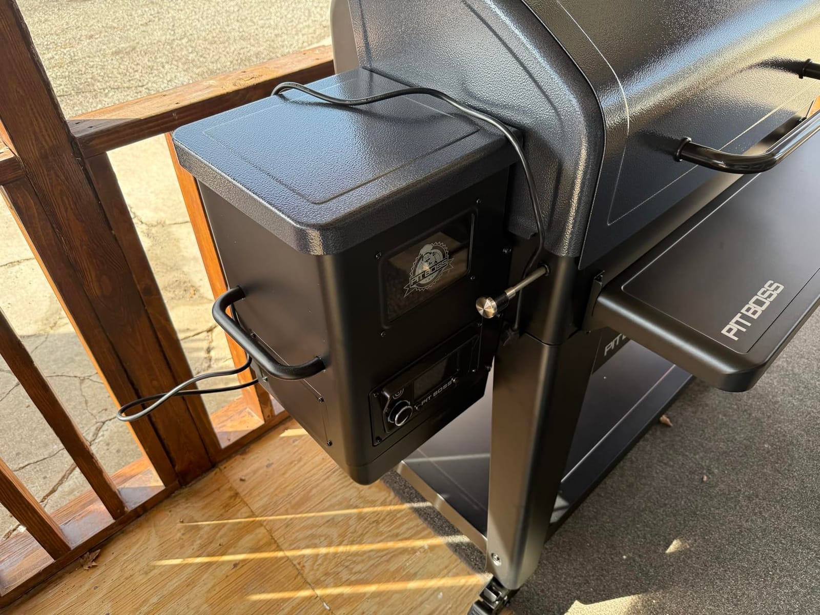 PIT BOSS 1600 Navigator Series WiFi & Bluetooth Wood Pellet Grill & Smoker, Flame Broiler and Touchscreen Controller, 1,593-Sq. in. Cook Space, 180°F to 500°F Temp Range, Meat Probe, 30 lb. Hopper customer photo 2
