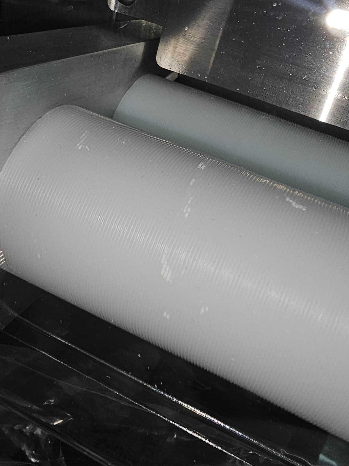 VEVOR Pizza Dough Roller Sheeter, 3-16 Inch Semi-automatic Stainless Steel Pizza Press, Commercial Electric 390W Pasta Maker Machine, 260 pcs Per Hour, Adjustable Thickness, with Dough Press Lid customer photo 2
