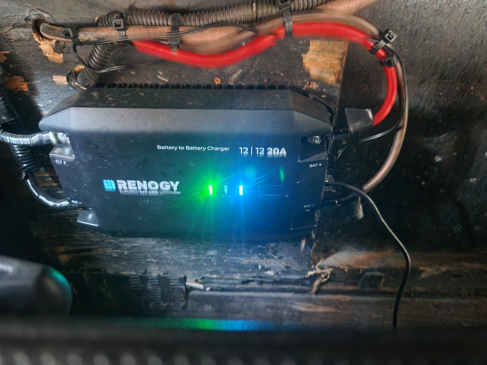 Renogy REGO 12V 20A DC-DC Battery Charger Multi-Stage for Lithium/AGM/Gel customer photo 2