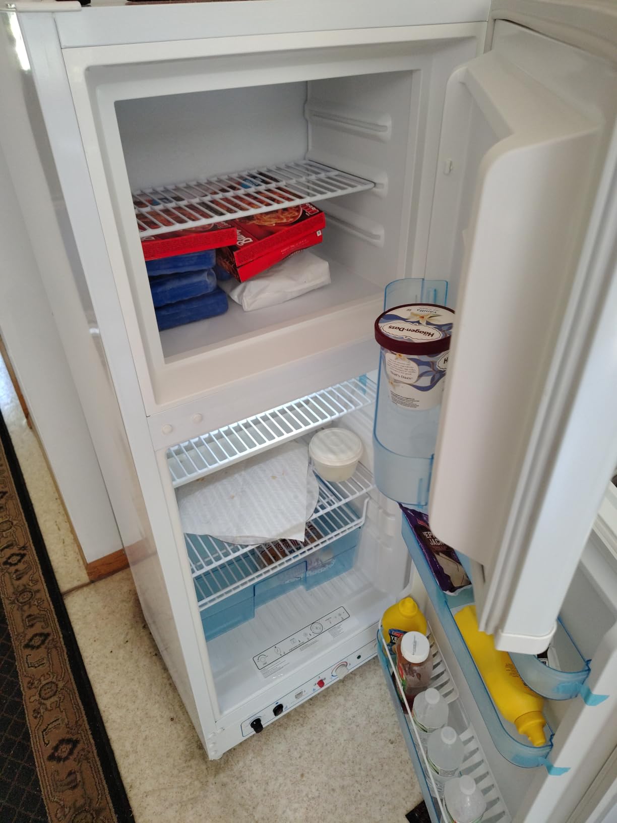 Smad Propane Refrigerator With Freezer 6.1 cu.ft, Off Grid Propane Refrigerator, Gas Fridge, 110V / LPG with Top Freezer, for Garage,RV,Food Truck,Chalets Use, White customer photo 1