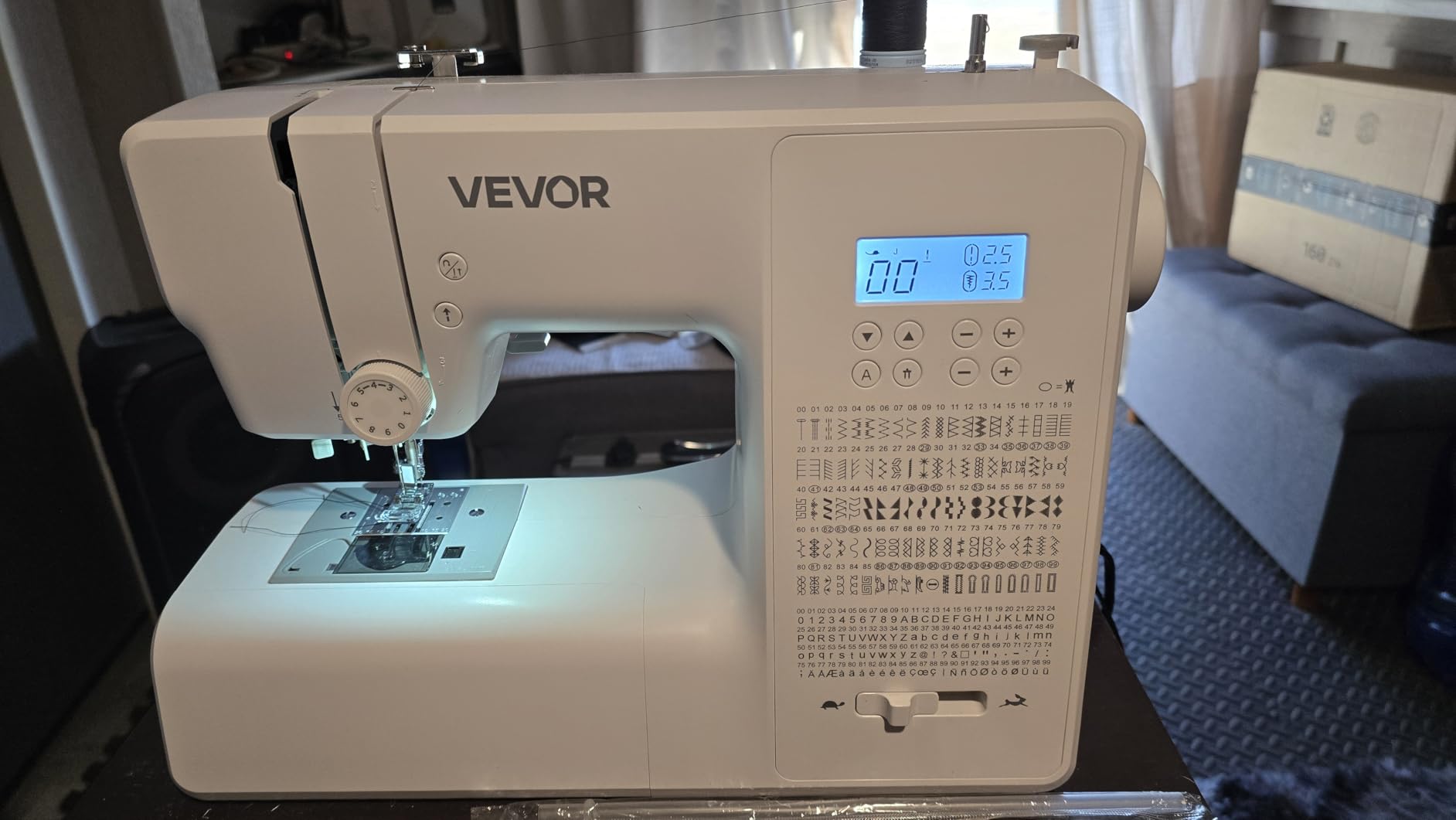 VEVOR Computerized Sewing Machine, 200 Stitch Applications, with LCD Screen, Foot Pedal and LED Light, Heavy-Duty Metal Frame, Digital Sewing Machine with Powerful Motor for Crafts and Mending customer photo 1