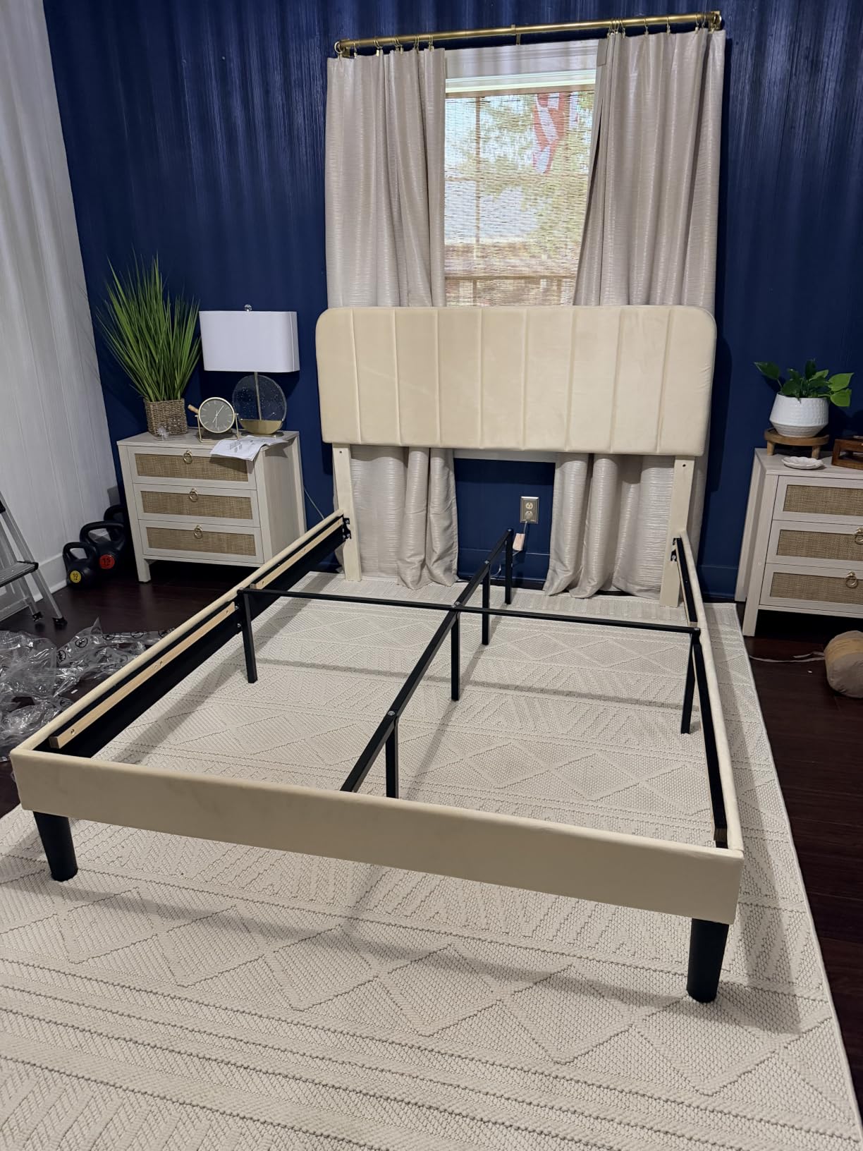 VECELO King Size Bed Frame with Upholstered Headboard, Velvet Platform Bedframe Mattress Foundation, Strong Wood Slat Support, No Box Spring Needed,Velvet Beige customer photo 2