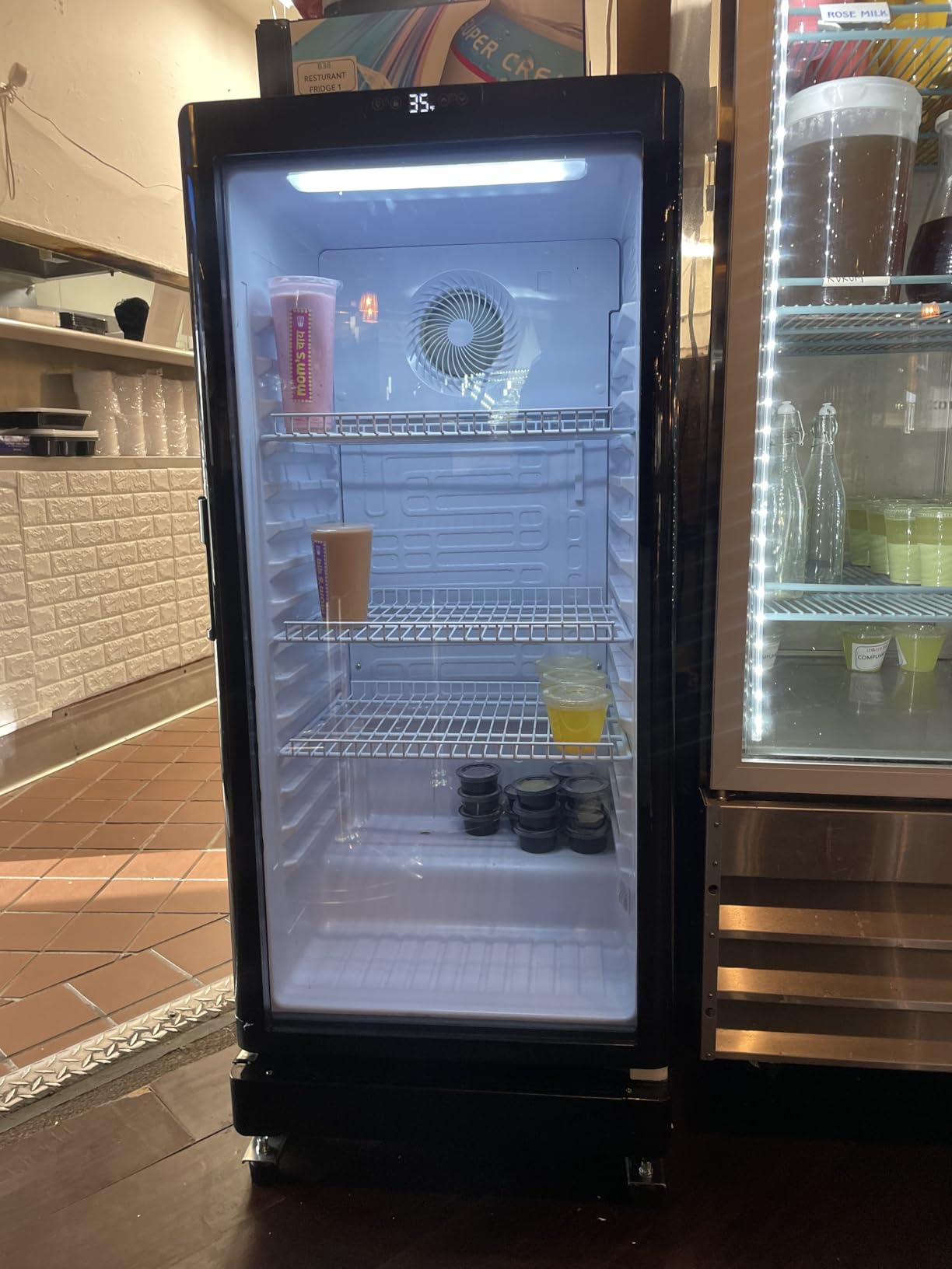 7 Cu.Ft Commercial Beverage Refrigerator with Glass Door customer photo 2