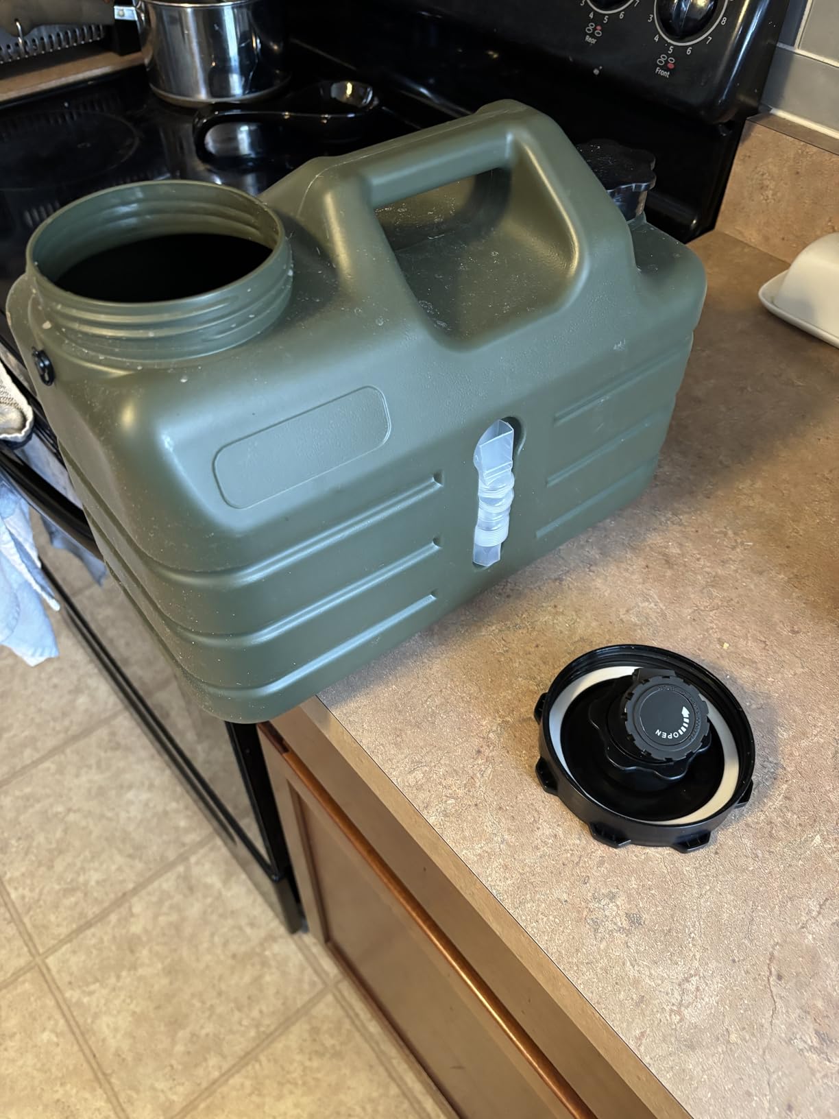 3 Gallon Water Jug, Portable Camping Water Jug Dispenser with Spigot, Leak-Proof Water Storage Containers for Camping, Outdoor, RV, BPA Free Emergency Water Tank, Green customer photo 2