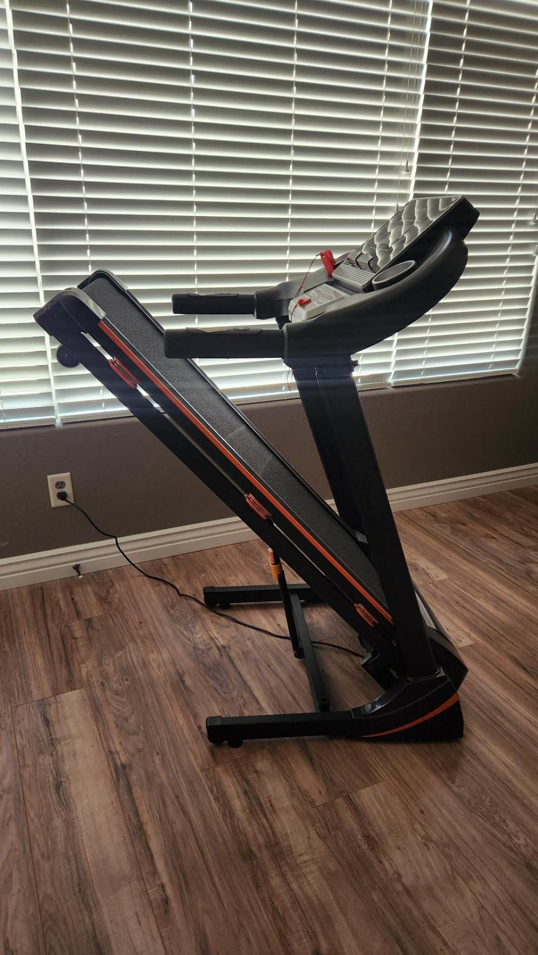 Renestar Folding Treadmill for Home with Auto Incline | compact, 300LBS, Bluetooth speaker, low noise, pulse monitor, foldable, knee-friendly, cushioned running belt customer photo 1