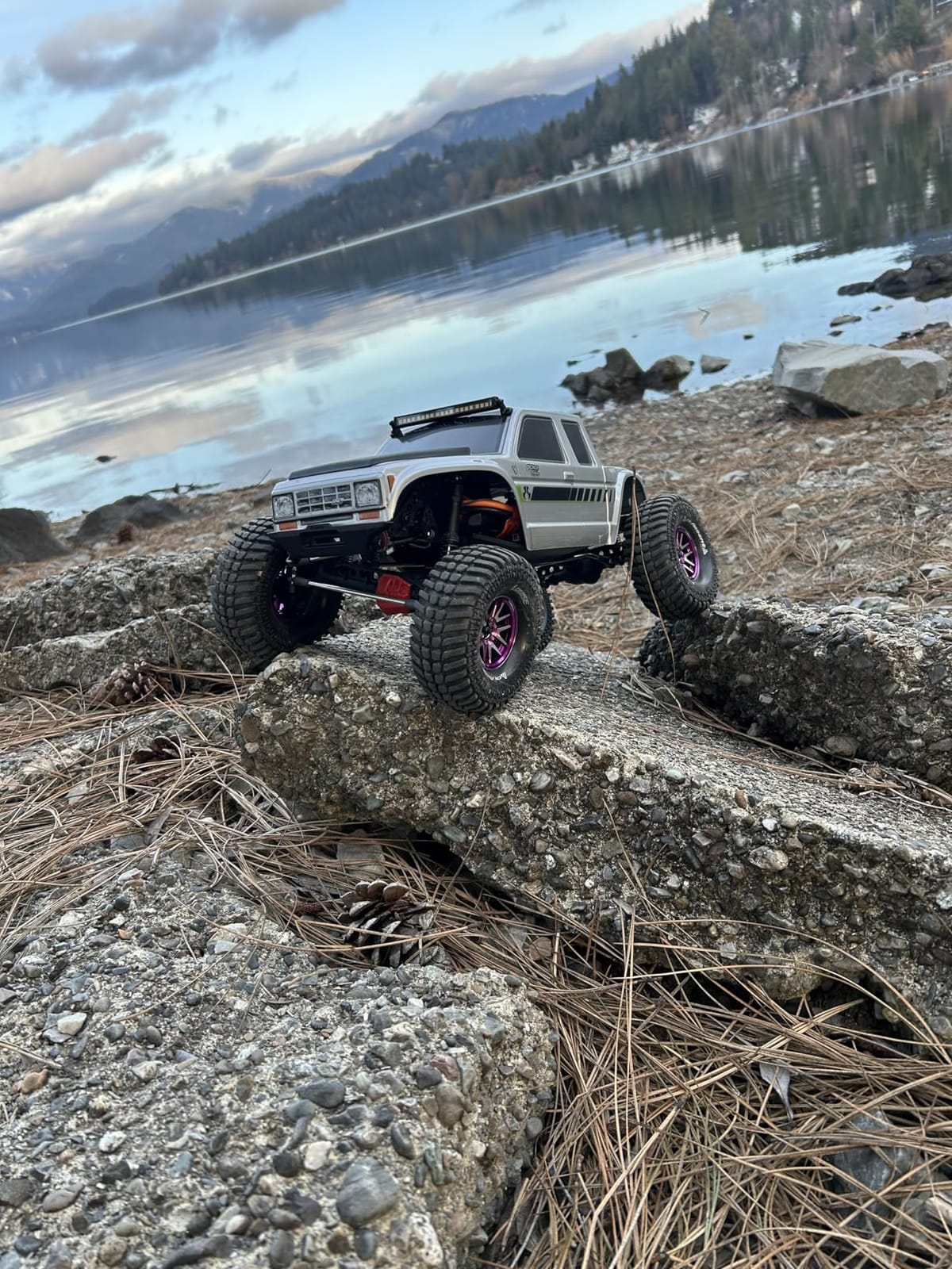 Axial RC Truck 1/10 SCX10 III Coyote 4X4 RTR (Battery and Charger Not Included) Brushed Rock Crawler, Silver, AXI-2036T1 customer photo 1