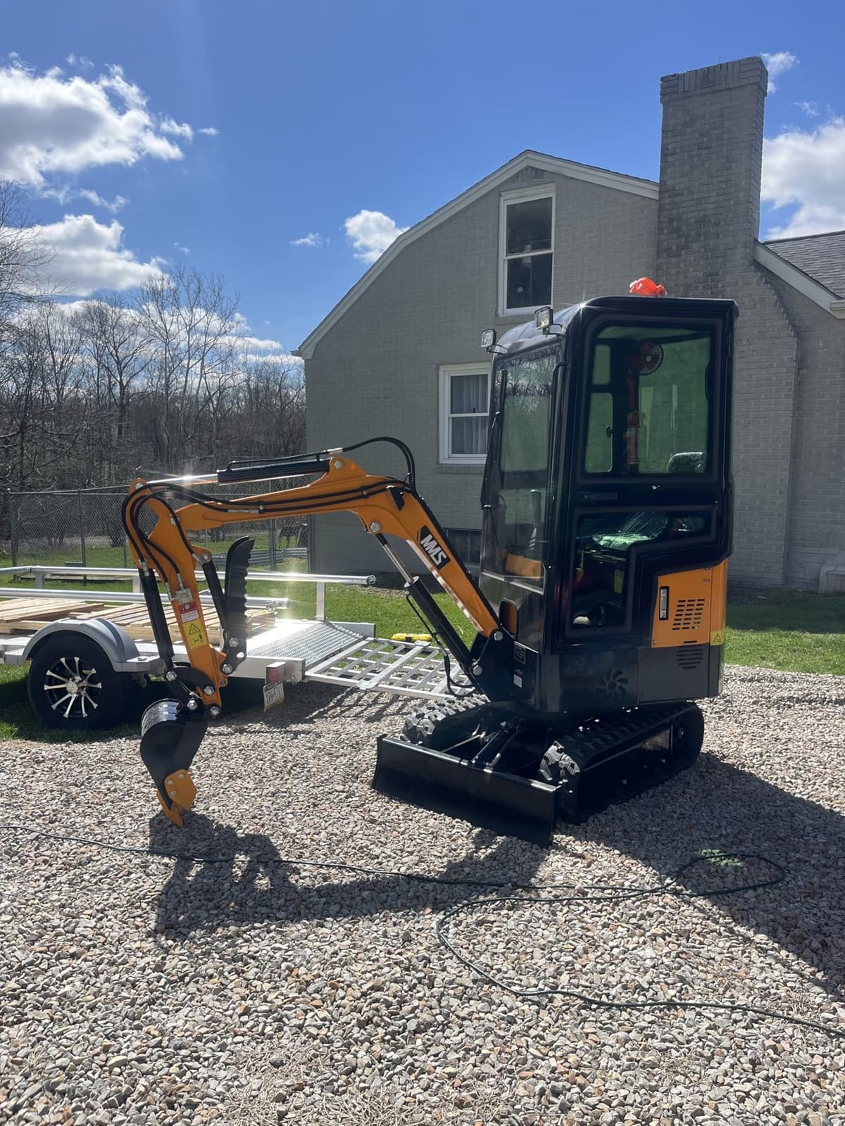 MMS 1 Ton Mini Excavator with Enclosed Cab, Hydraulic Thumb & Quick-Change Coupler, Compact Crawler Digger for Demolition, Trenching, Landscaping, and Material Handling customer photo 2