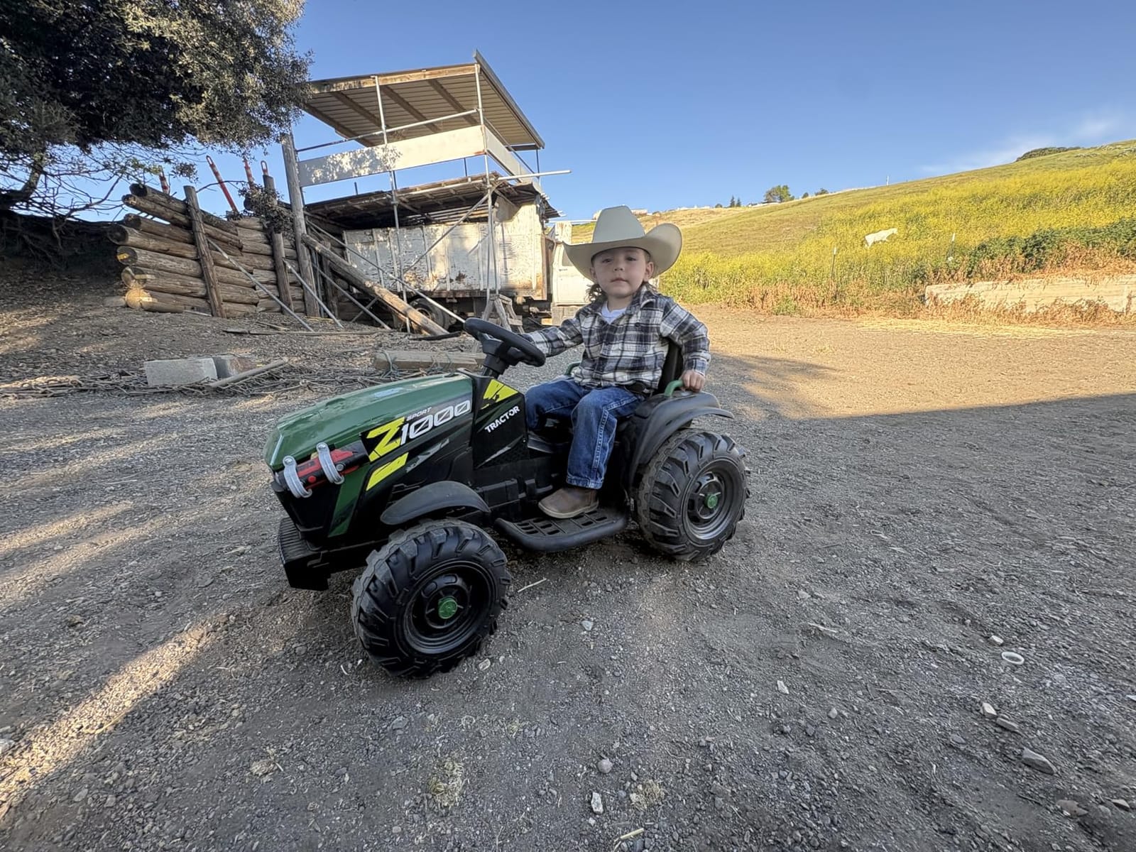 Licensed JCB 24V Ride on Toys, Electric Tractor for Big Kids 3-8 w/Trailer customer photo 1