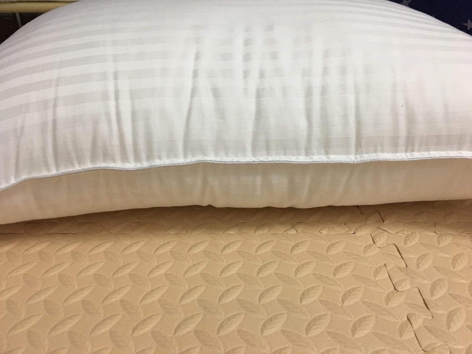 COZSINOOR Bed Pillows Queen Size - Breathable Premium Down Alternative Pillows Set of 2 for Side, Back, and Stomach Sleepers Cooling Hotel Quality Fluffy Soft Microfiber Fill Skin-Friendly customer photo 1