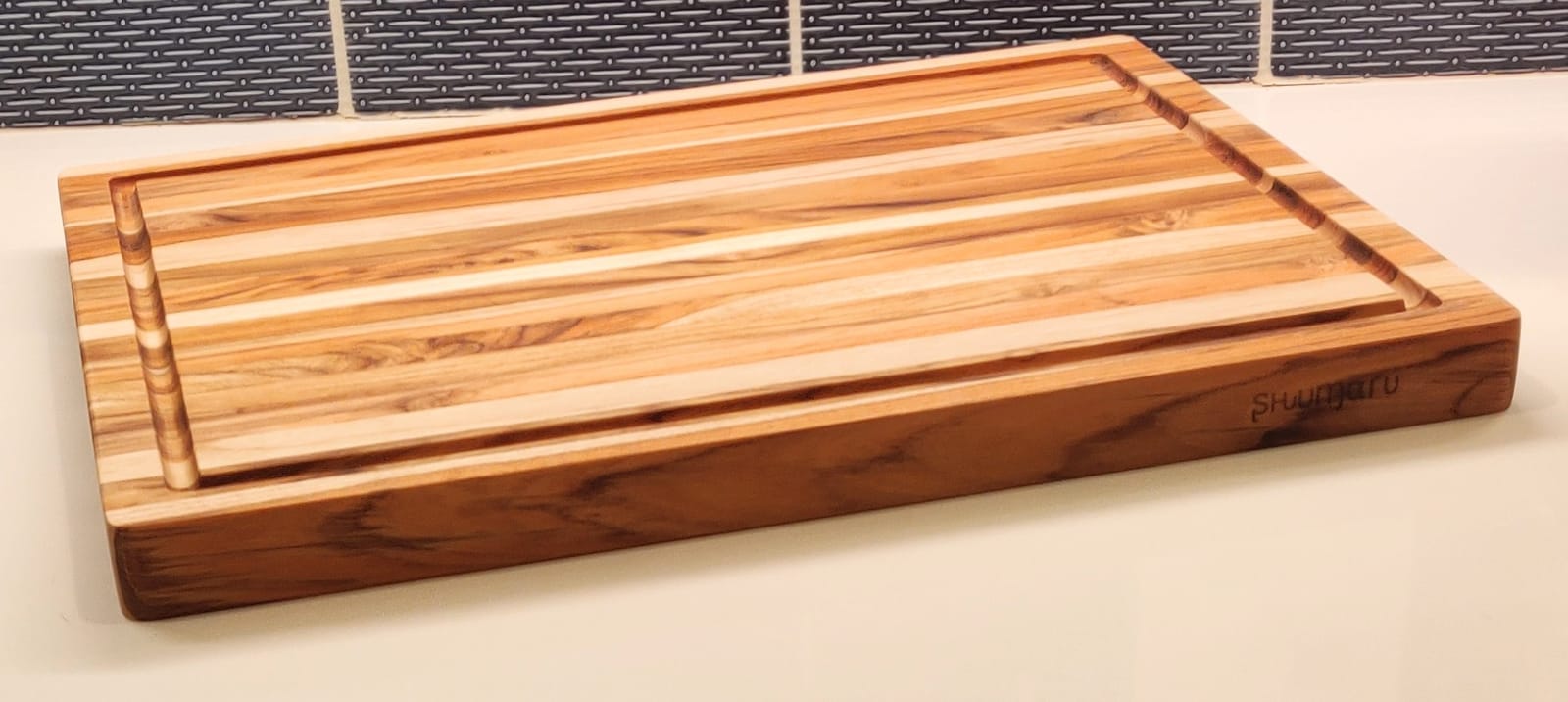 SHUMARU Mahogany End Grain Cutting Board, 17×13×1.6 in – Handmade Butcher Block, Knife-Friendly, Juice Groove, Non-Slip Feet customer photo 1