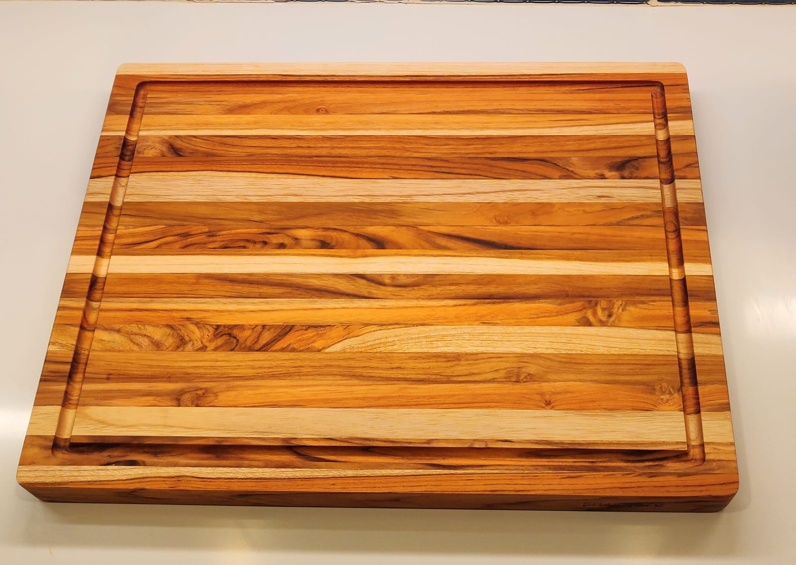 SHUMARU Mahogany End Grain Cutting Board, 17×13×1.6 in – Handmade Butcher Block, Knife-Friendly, Juice Groove, Non-Slip Feet customer photo 2