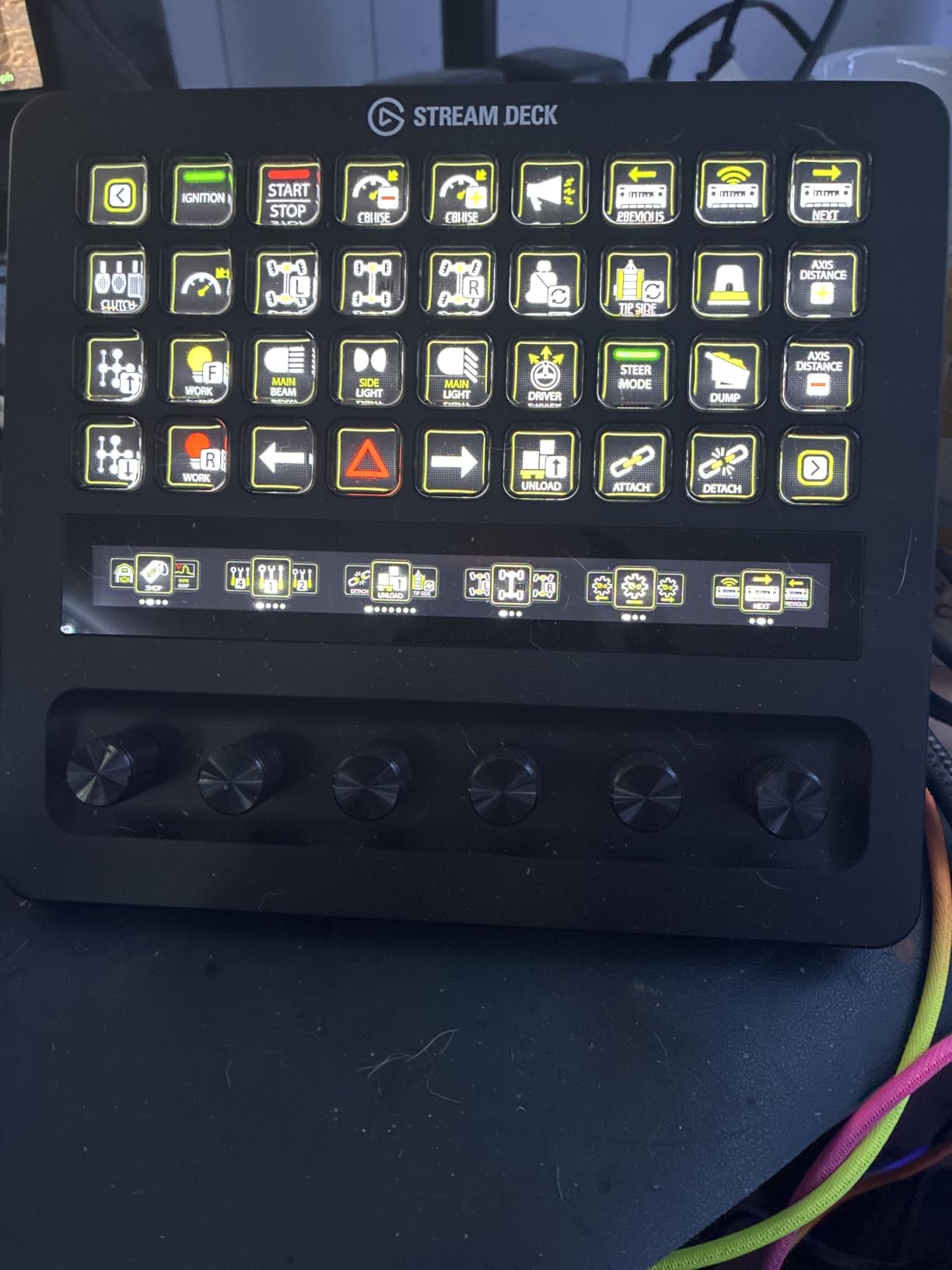 Elgato Stream Deck + XL Control Platform, Dials, Touch Strip customer photo 2