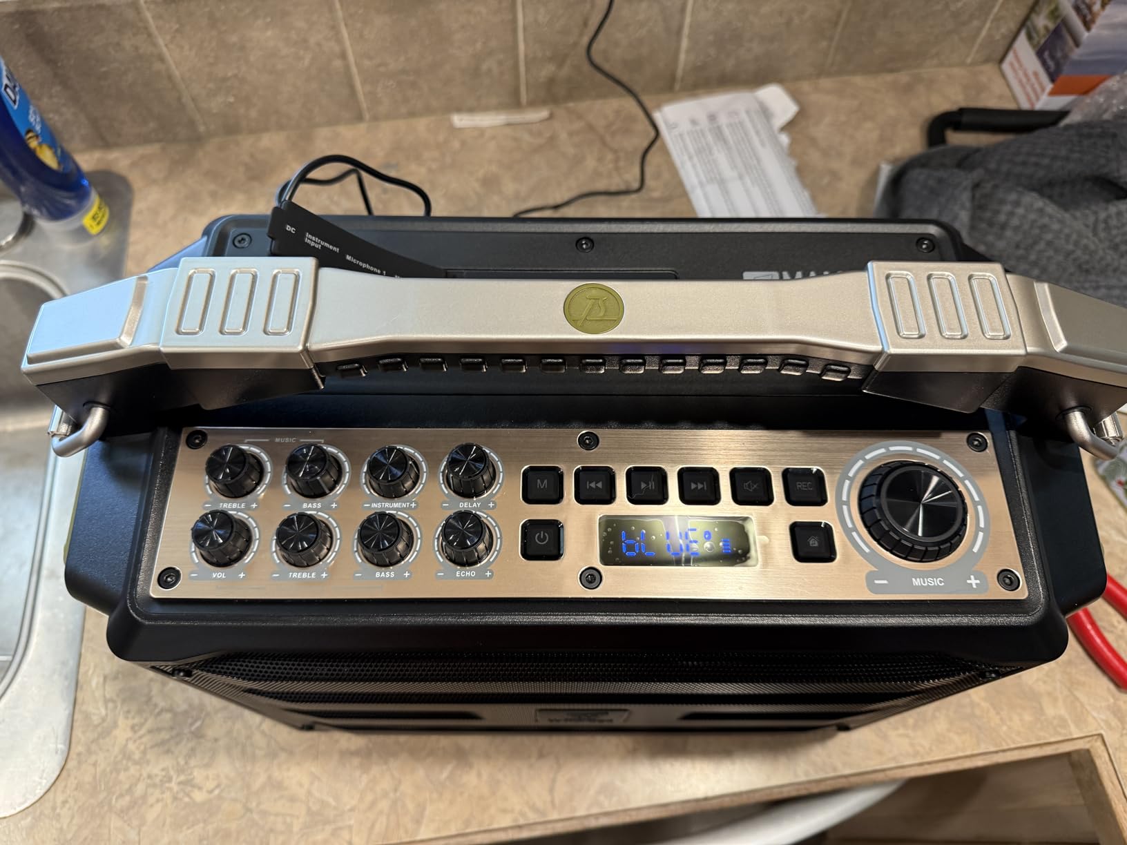 WinBridge 200W Portable PA System with 2 Wireless Microphones, K600 Pro customer photo 1