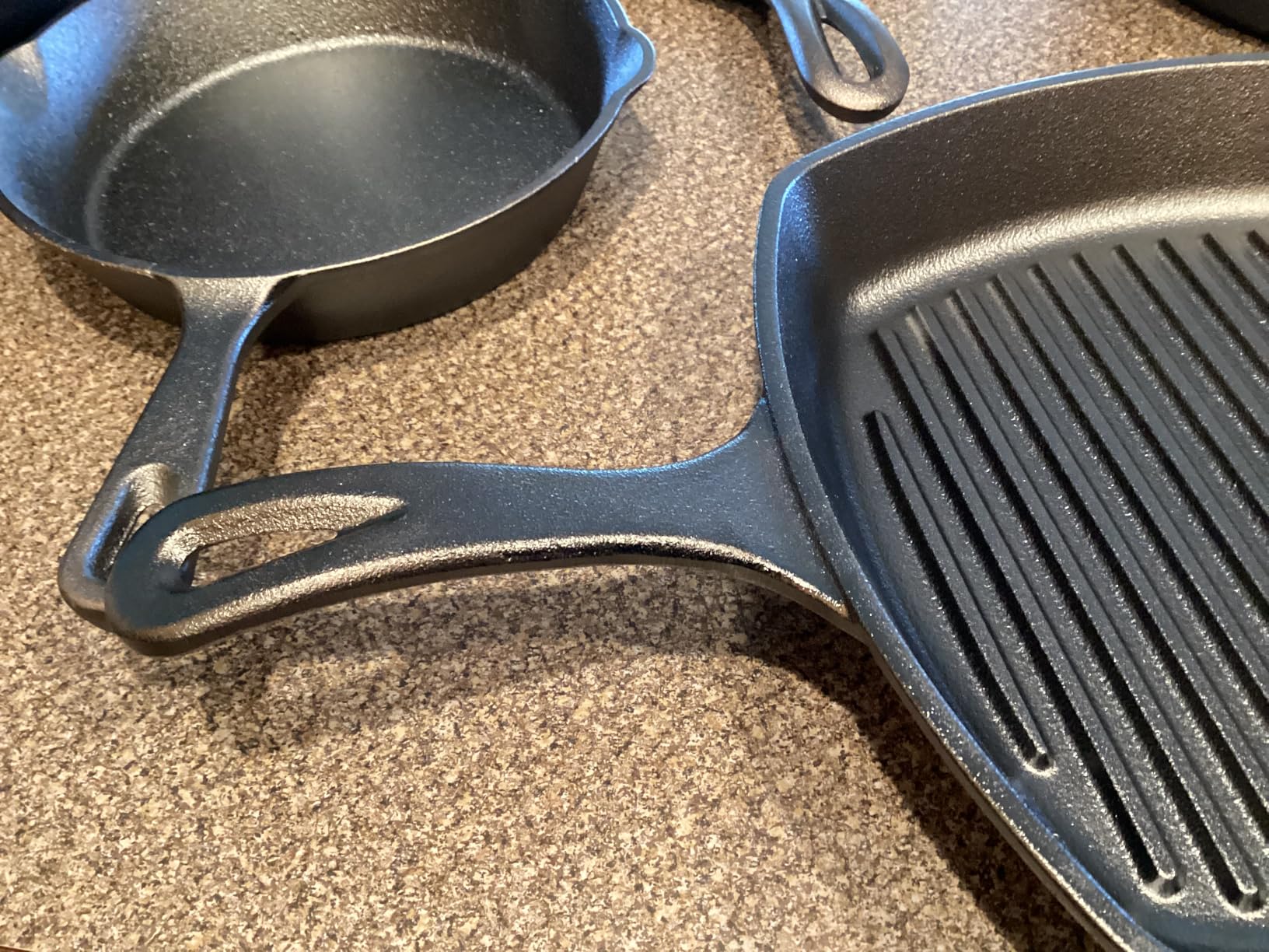 6 Piece Pre-Seasoned Cast Iron Cookware Set - Incl. 5QT Dutch Oven with Lid, 8'' and 10.25'' Cast Iron Skillets, 10.5'' Round Griddle, and a Square Grill Pan for Kitchen, Stovetop, & Camping customer photo 1