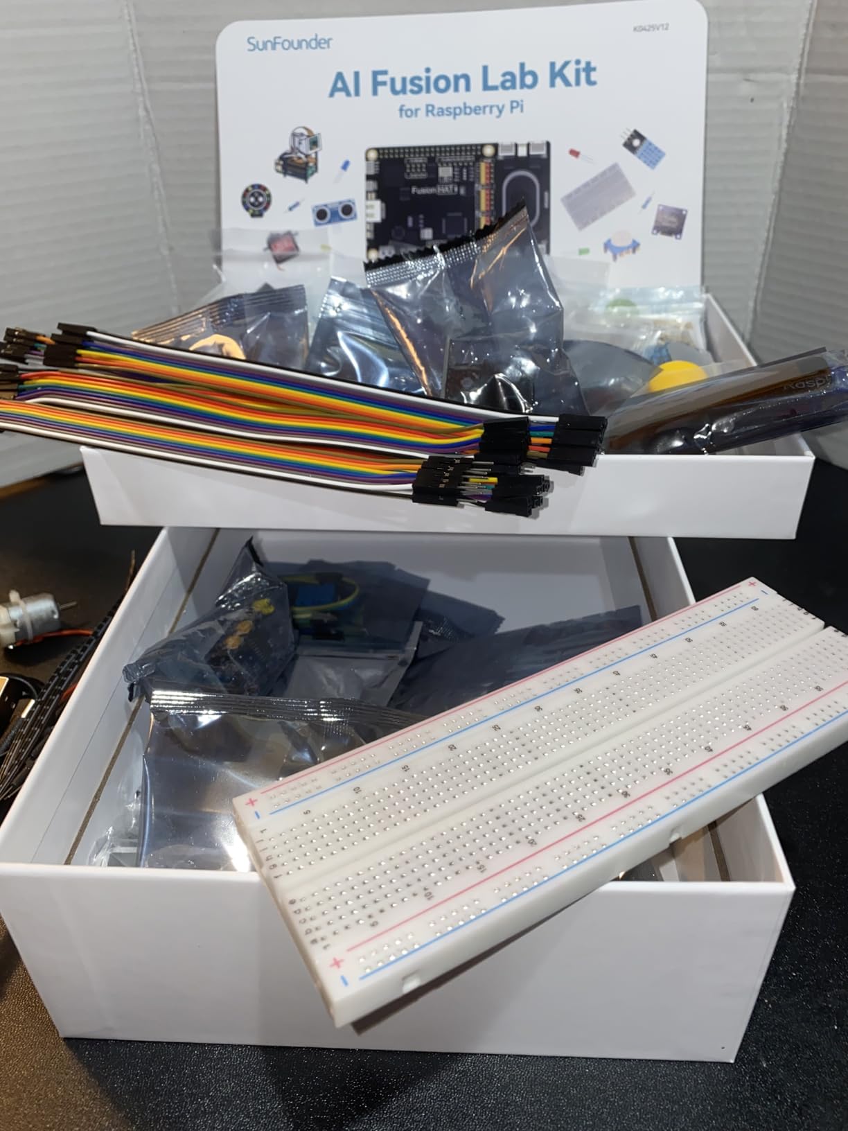 SunFounder AI Fusion Lab Kit for Raspberry Pi 5/4/3B+/Zero 2w, LLMs ChatGPT/Gemini/Grok, YOLO&OpenCV & MediaPipe, Python, Video Courses for Beginners Engineers customer photo 2