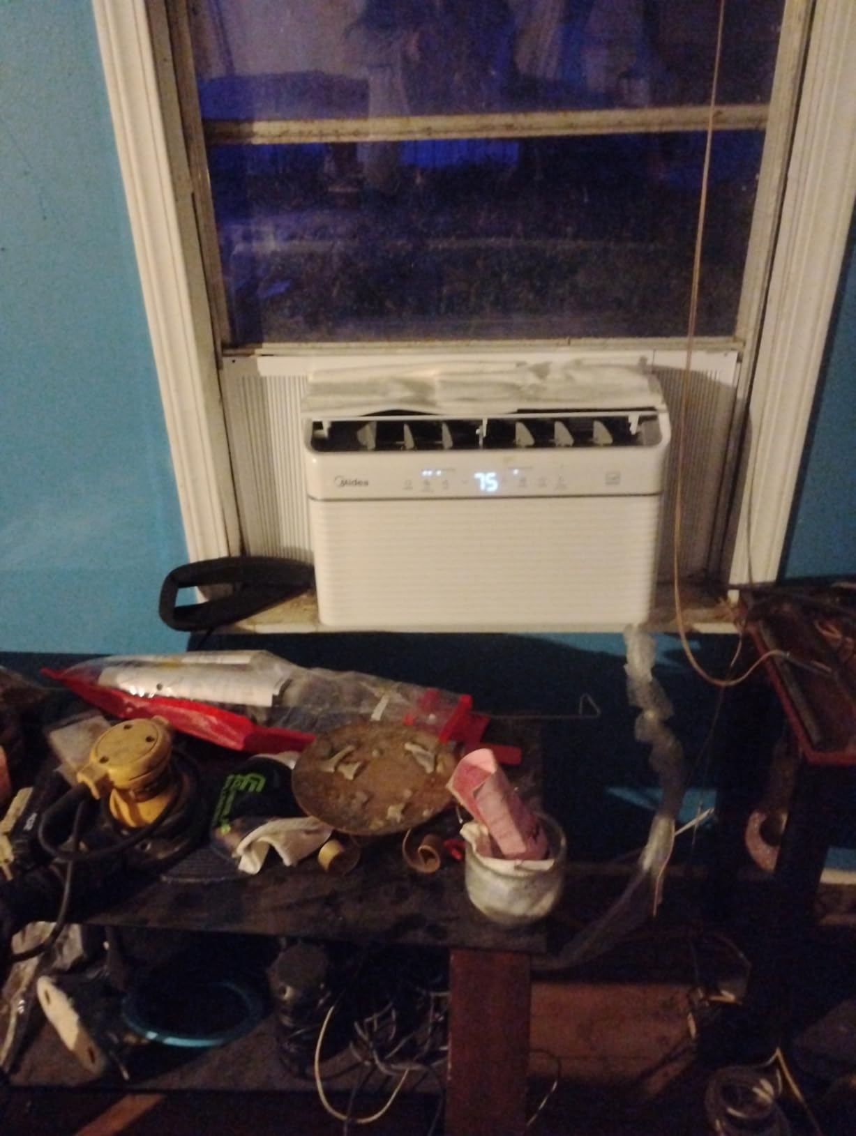 Midea 12,000 BTU Window Air Conditioner with Heat, 550 Sq Ft | Smart Inverter Control, Energy Star Rated, Quiet Operation, Electronic Control, Remote, Heat and Dehumidifier Function customer photo 2