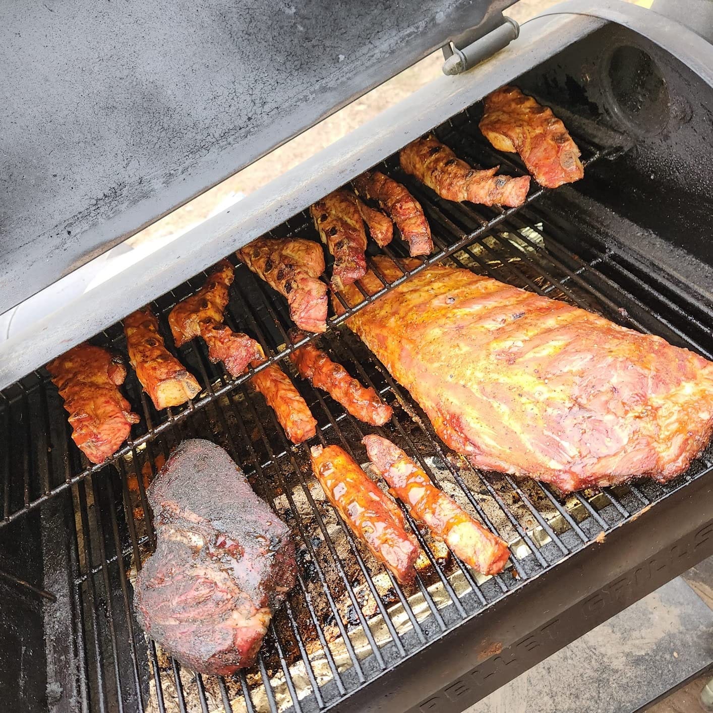 Z GRILLS 2026 Upgrade Wood Pellet Grill Smoker with PID Control, Built-in Storage Cabinet, Rain Cover, 700 sq. in Cooking Area for Outdoor BBQ, Smoke, Bake and Roast customer photo 2