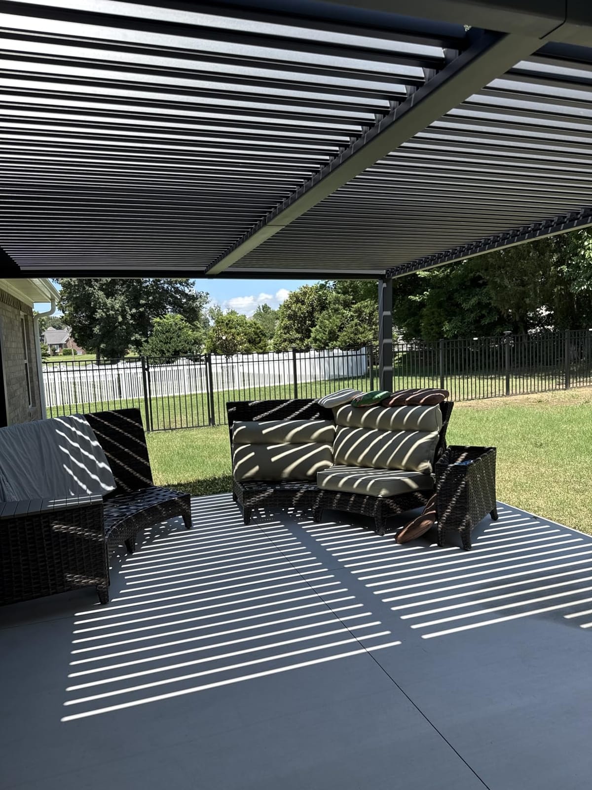 PURPLE LEAF Louvered Pergola 10' x 10' Outdoor Pergola w/Drainage System customer photo 2