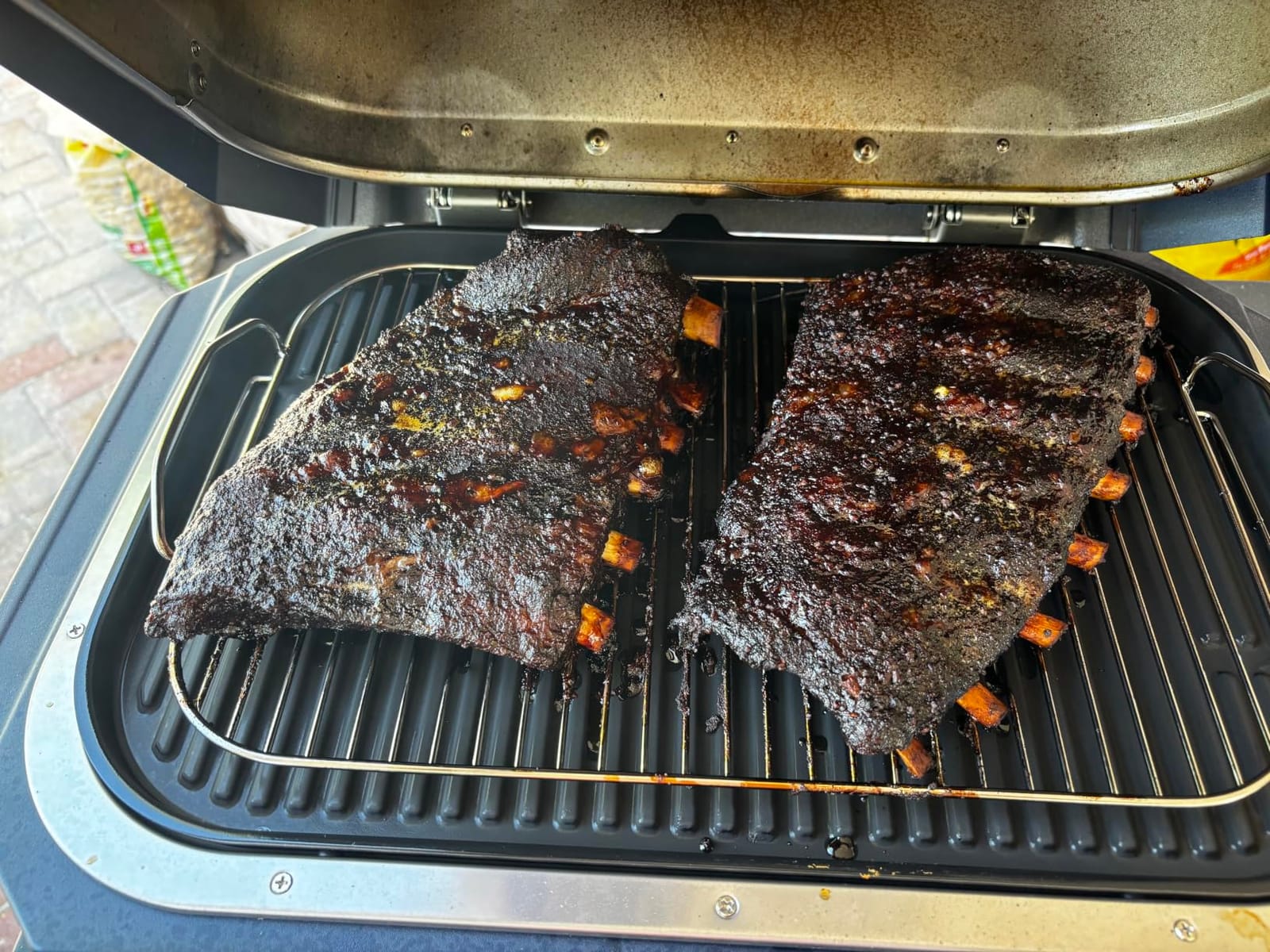 Ninja Woodfire ProConnect Premium XL Outdoor Grill & Smoker, Black & Gold customer photo 2