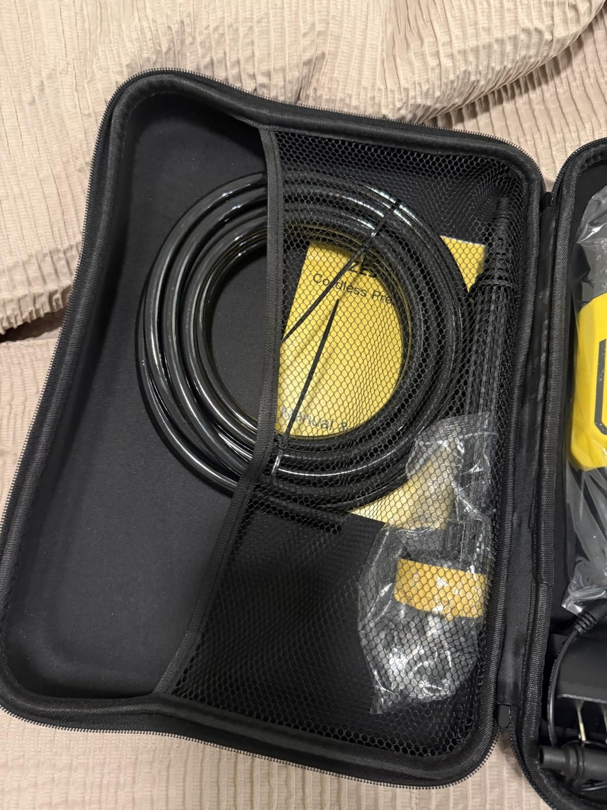 Cordless Pressure Washer Battery Powered, Handheld Cordless Power Washer (GlowYellow-Black) customer photo 1
