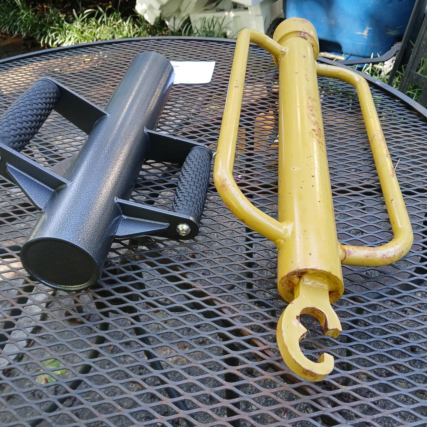 Insaga T Post Driver Non-Slip Handle Double-Layer Post Pounder for Fence | Carbon Steel, Double-Layer Welded Top, Non-Slip Handles. Drives T-Posts, Wood, Metal & U-Channel. 3.7'' Inner Dia, 13LB customer photo 1