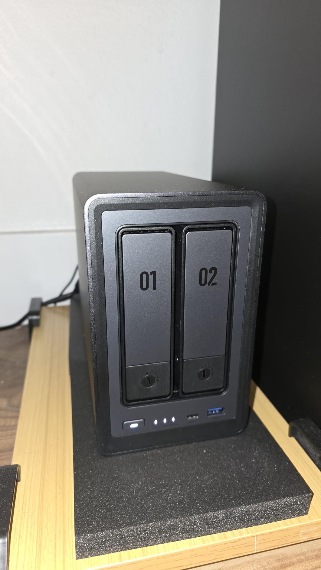 UGREEN DXP2800 GT NAS for Smart Home Enthusiasts, Creators & Freelancers | Smart Home Data Hub, Direct-from-NAS Editing, 10GbE Transfers, Ryzen R2514, Docker & VM, 8GB DDR4, U.2 SSD Support (Diskless) customer photo 1