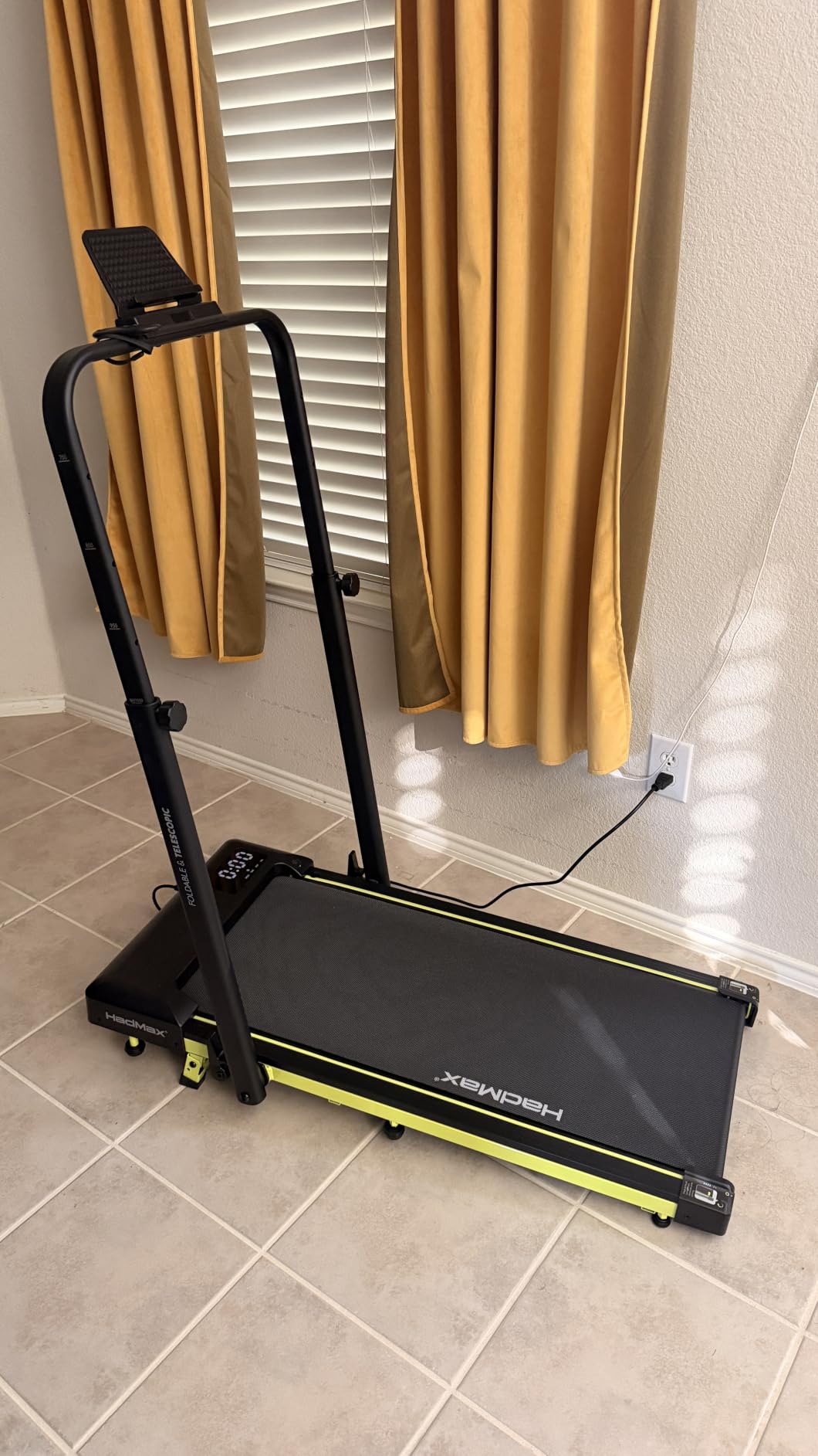 Walking Pad Treadmill with Incline and Height Adjustable Handle Bar | Small Foldable Treadmills for Home, 3.0HP Under Desk Walking Pad, Compact Quiet for Apartment Office customer photo 1