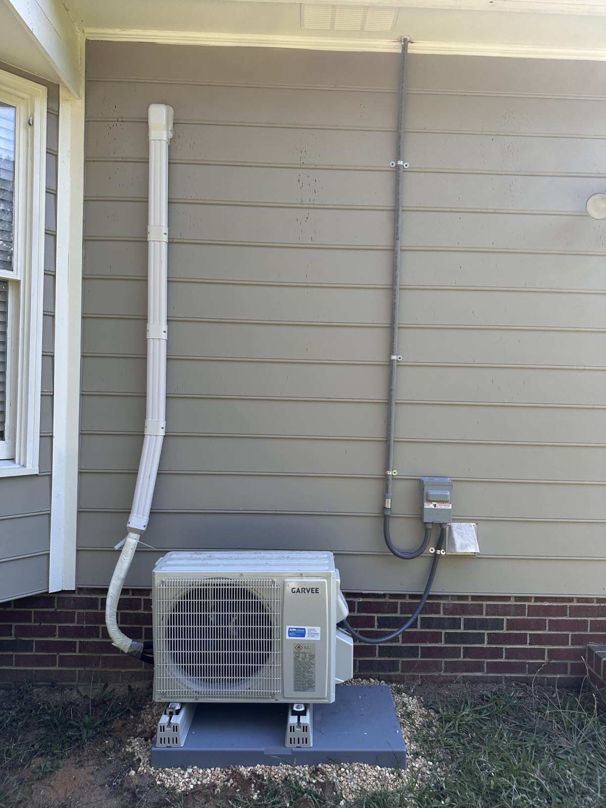 Garvee 12,000 BTU Mini Split Air Conditioner & Heater, 22 SEER2, 115V, Cools Up to 750 Sq.Ft, Inverter Ductless Unit, WiFi & Alexa Compatible, Quiet Operation, Pre-Charged Condensers customer photo 1