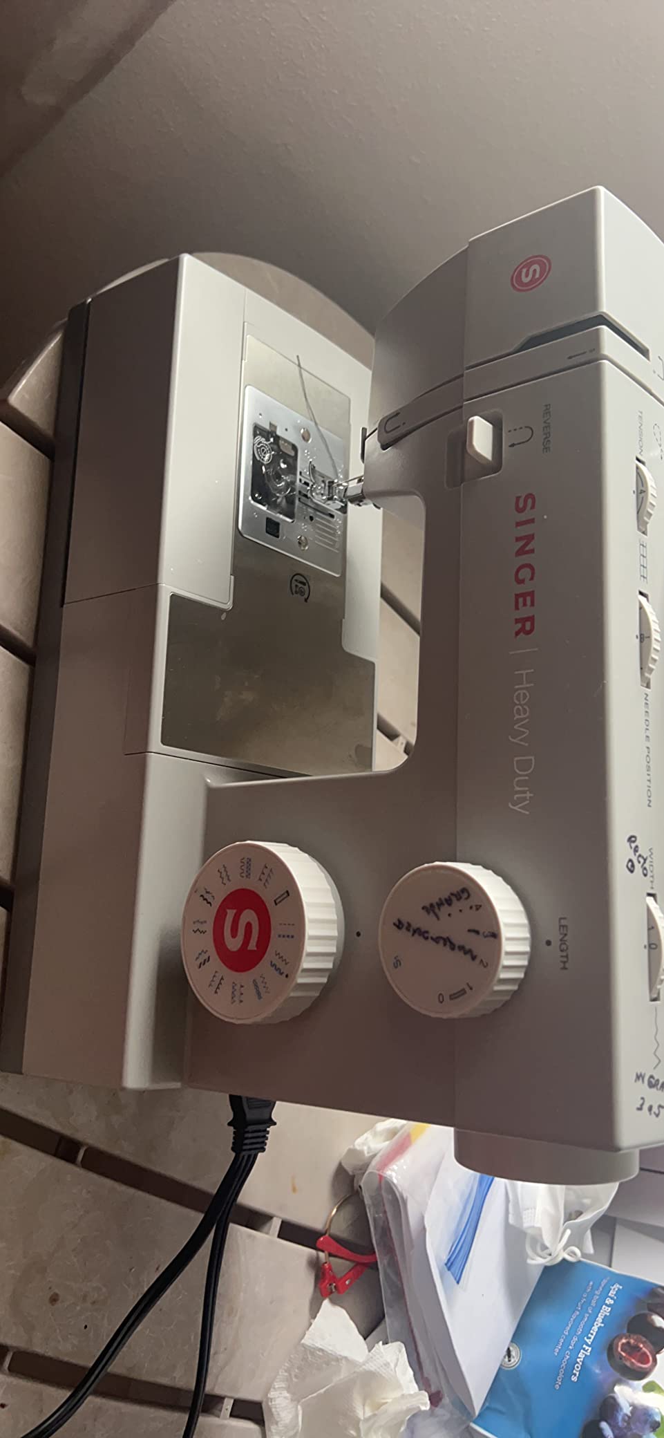 SINGER® Heavy Duty 4552™ Next Evolution Sewing Machine, Bonus Presser Feet customer photo 2