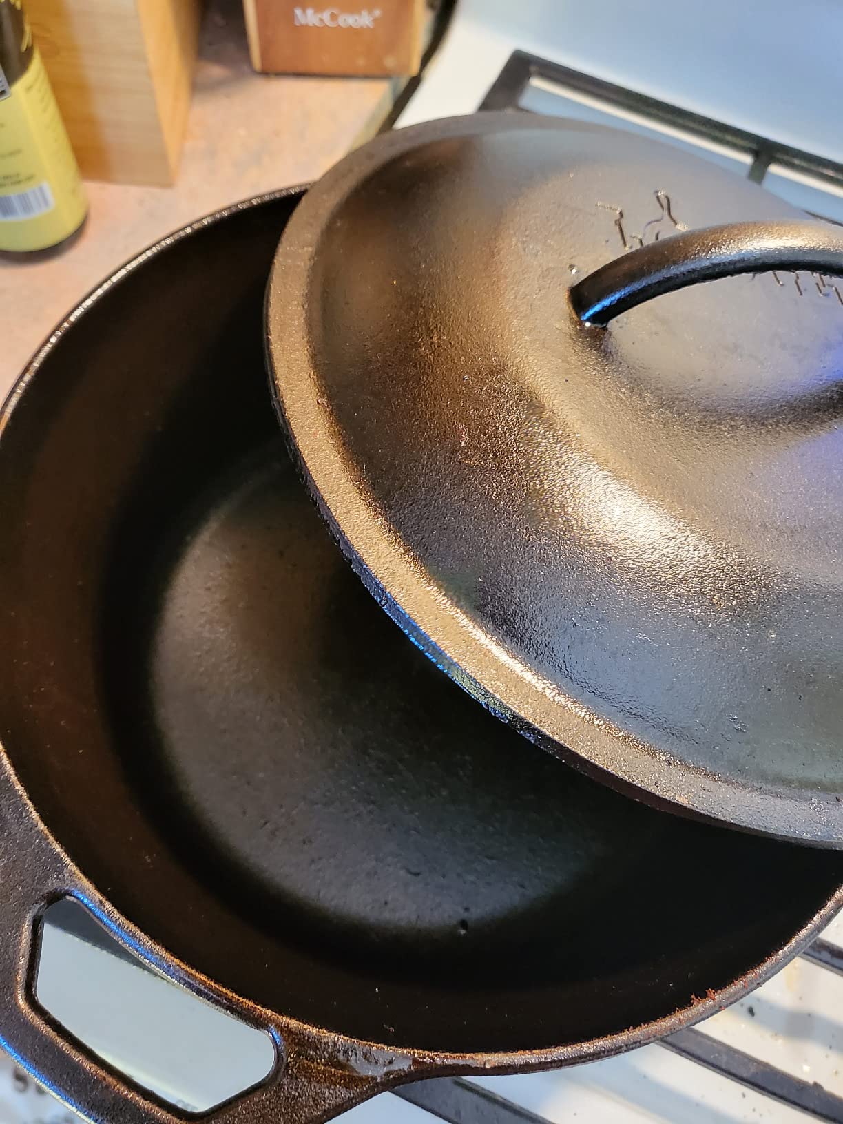 Lodge Cast Iron Dutch Oven with Loop Handle, Oven-Safe, 5 Quart customer photo 2