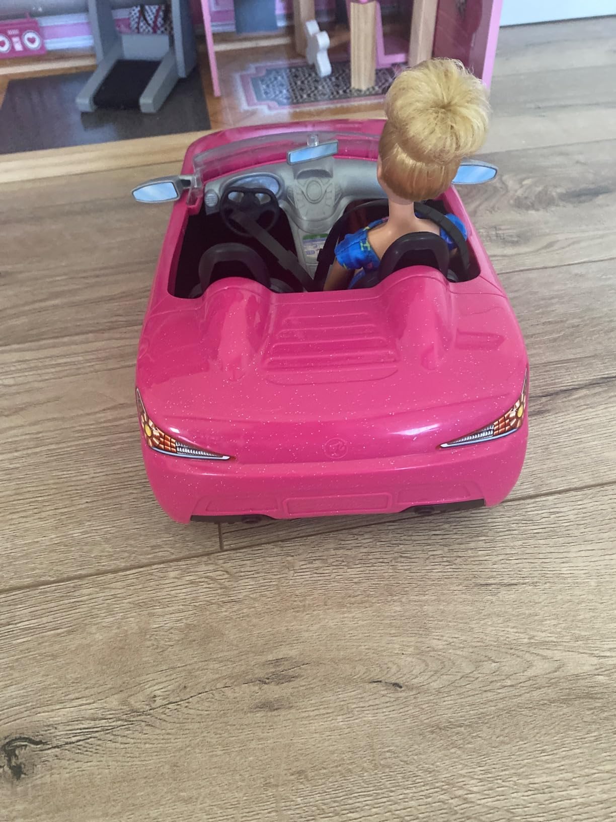 Barbie Playset with Sparkly Pink 2-Seater Toy Convertible Car Featuring Glam Details & Fashion Doll in Sundress & Sunglasses (Amazon Exclusive) customer photo 2