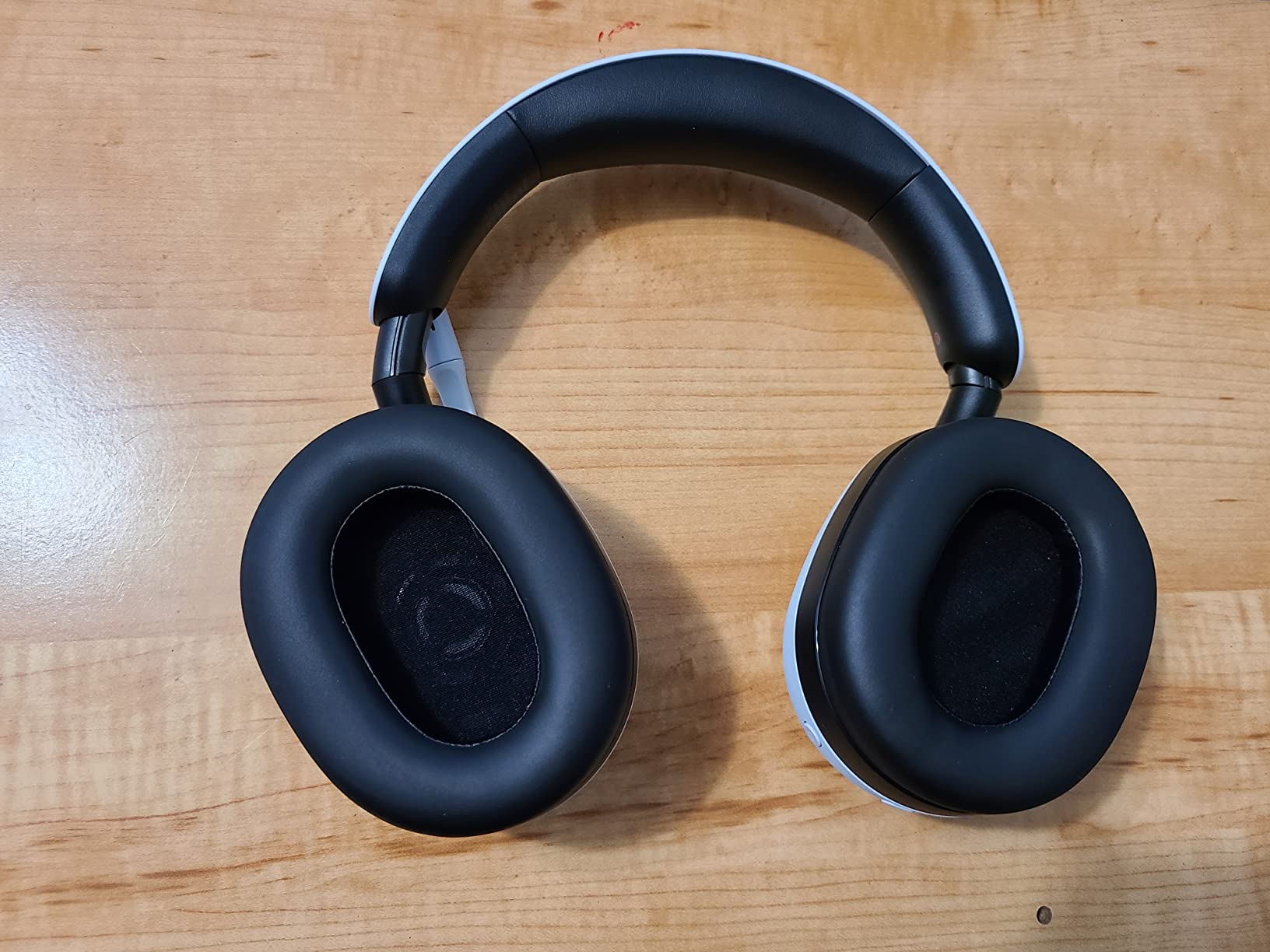 Sony INZONE H9 Wireless Over-Ear Noise Cancelling Gaming Headset, Black customer photo 2