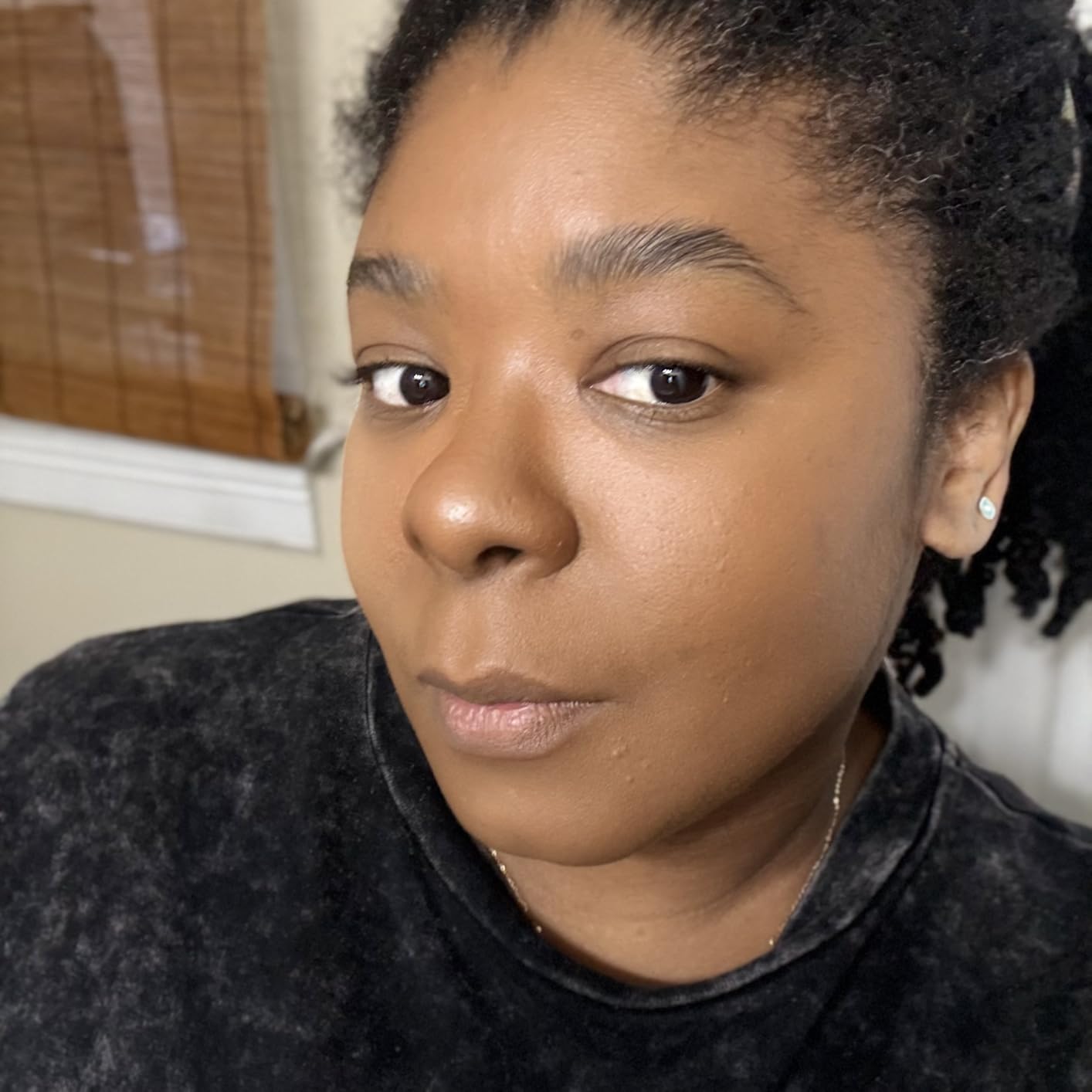 Charlotte Tilbury Airbrush Flawless Matte Foundation - Full Coverage Liquid Makeup with a Natural-Matte Finish - Smoothes & Blurs Pores - Waterproof & Transfer Resistant customer photo 2