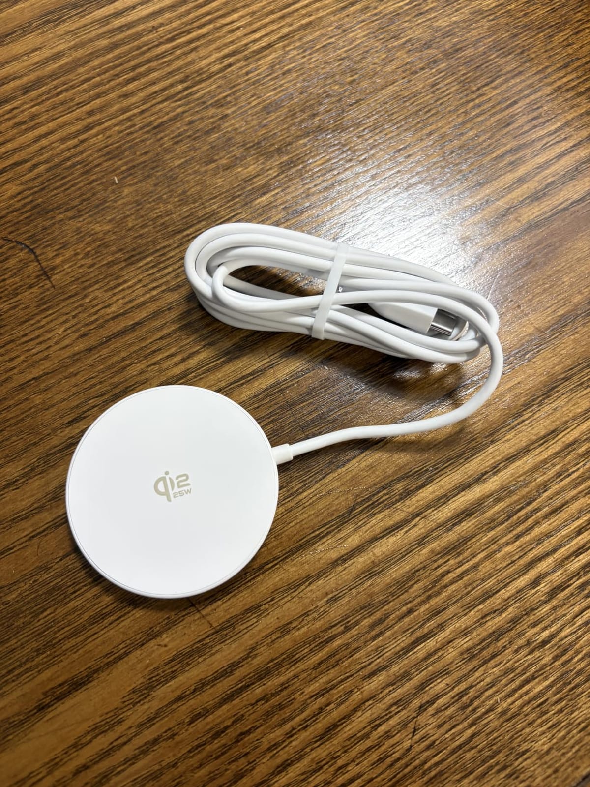 Amazon Basics 25W Qi2.2 Certified Wireless Charging Pad, MagSafe Compatible for iPhone 17/16/15/14/13/12, Magnetic Compatible for Android, Google Smartphones, Black (Adapter Not Included) customer photo 1